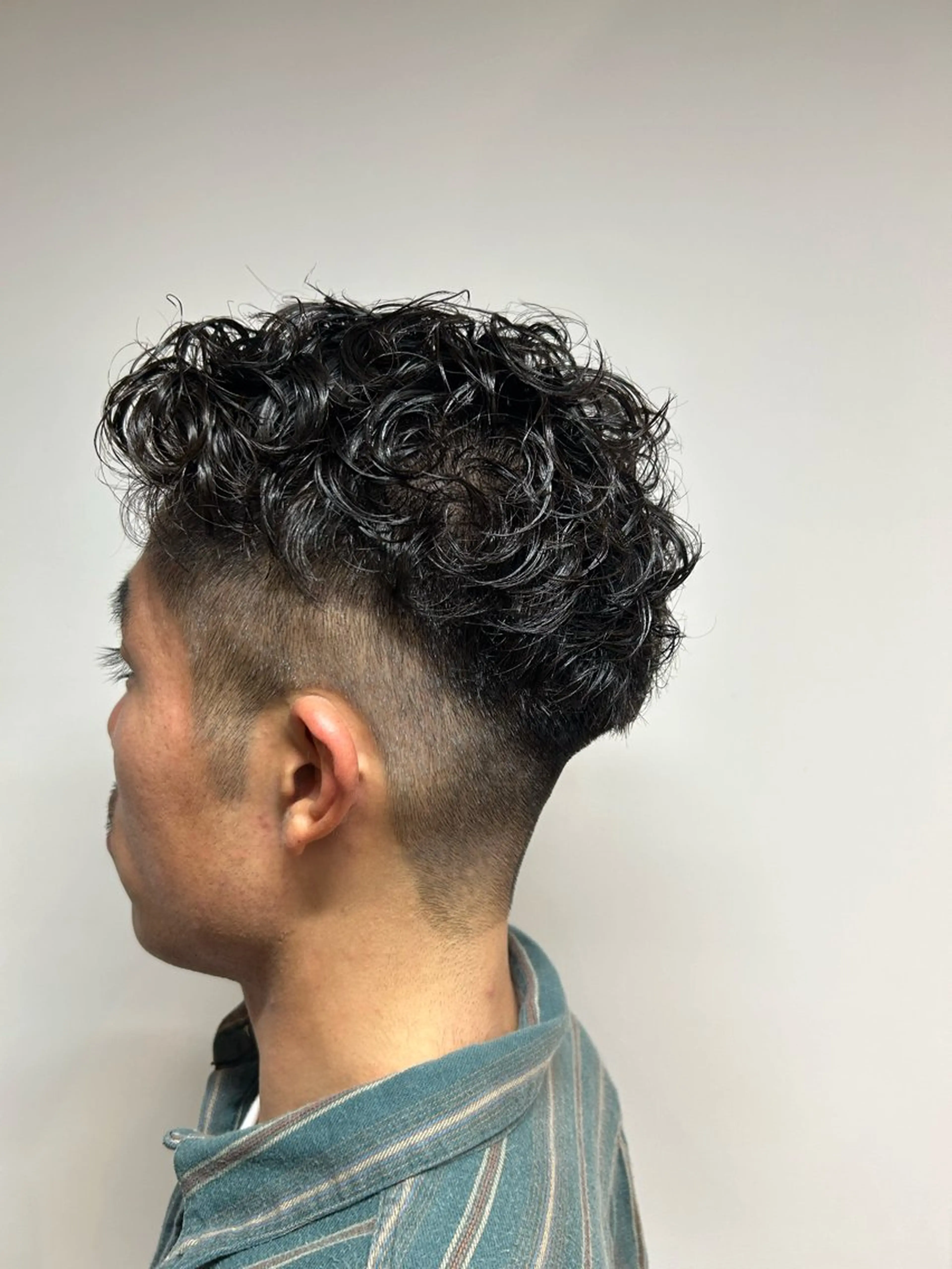 ショート パーマ メンズ 相澤 拳のヘアスタイル