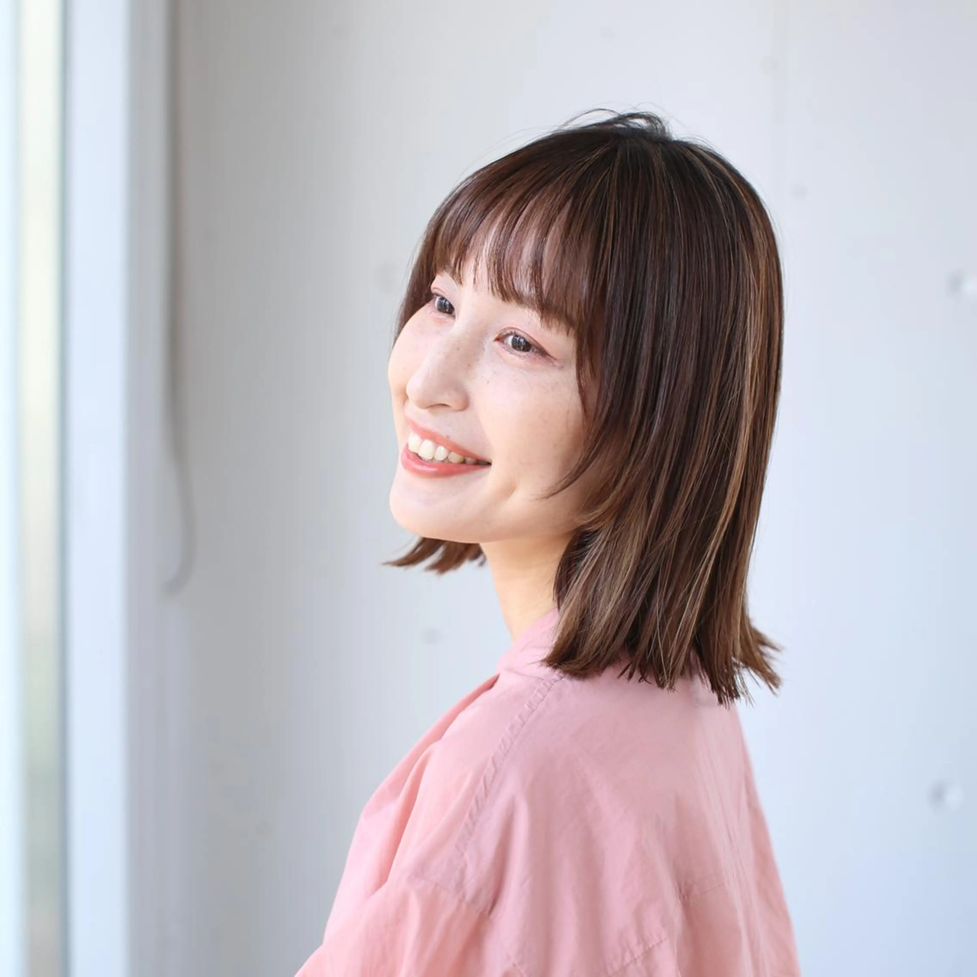 ミディアム カラー 中西 美聖のヘアスタイル