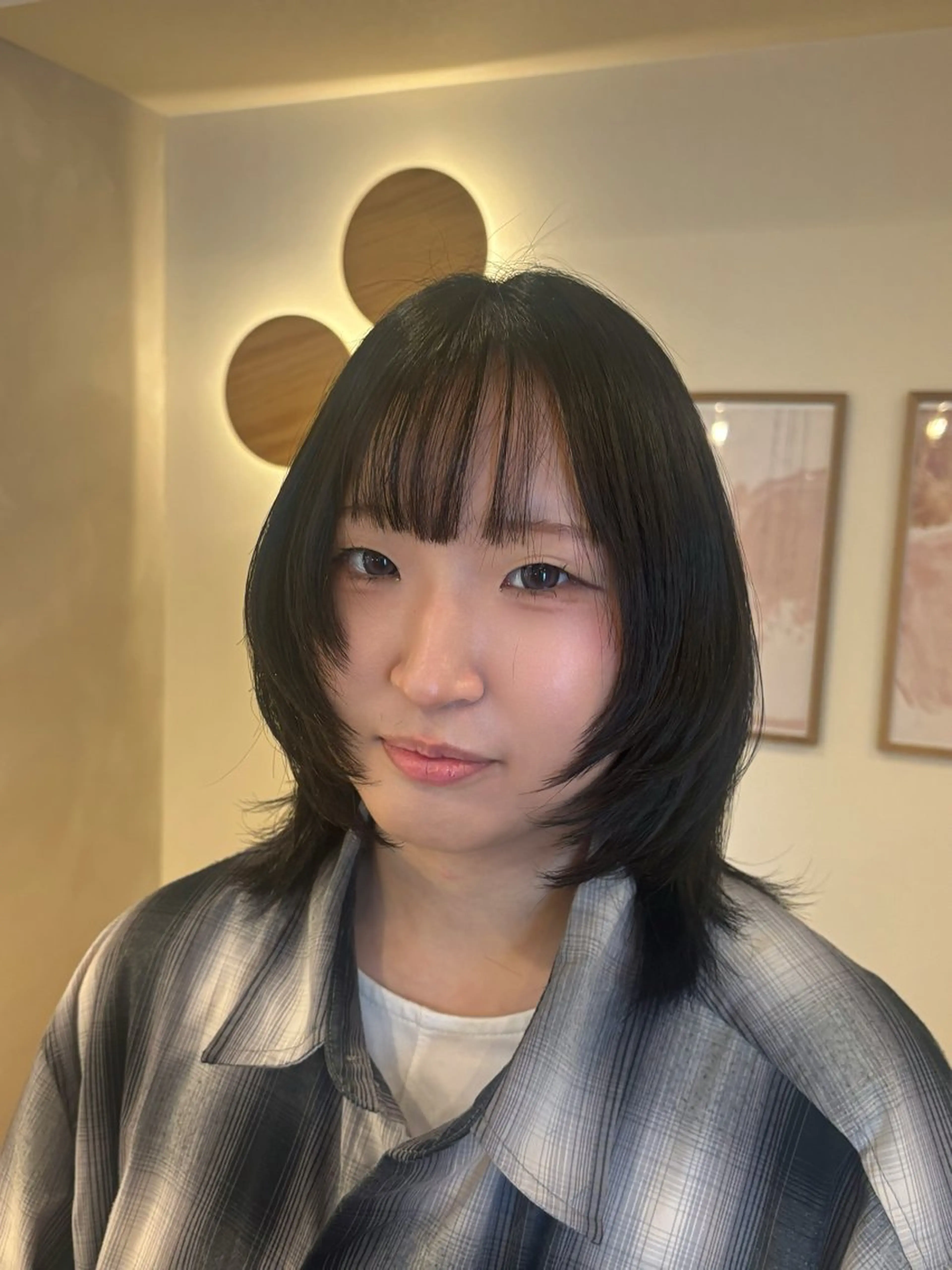 ミディアム レイヤーカット 縮毛矯正 カット 縮毛矯正 シンバヒナノ/パーマ レイヤー/髪質改善のヘアスタイル