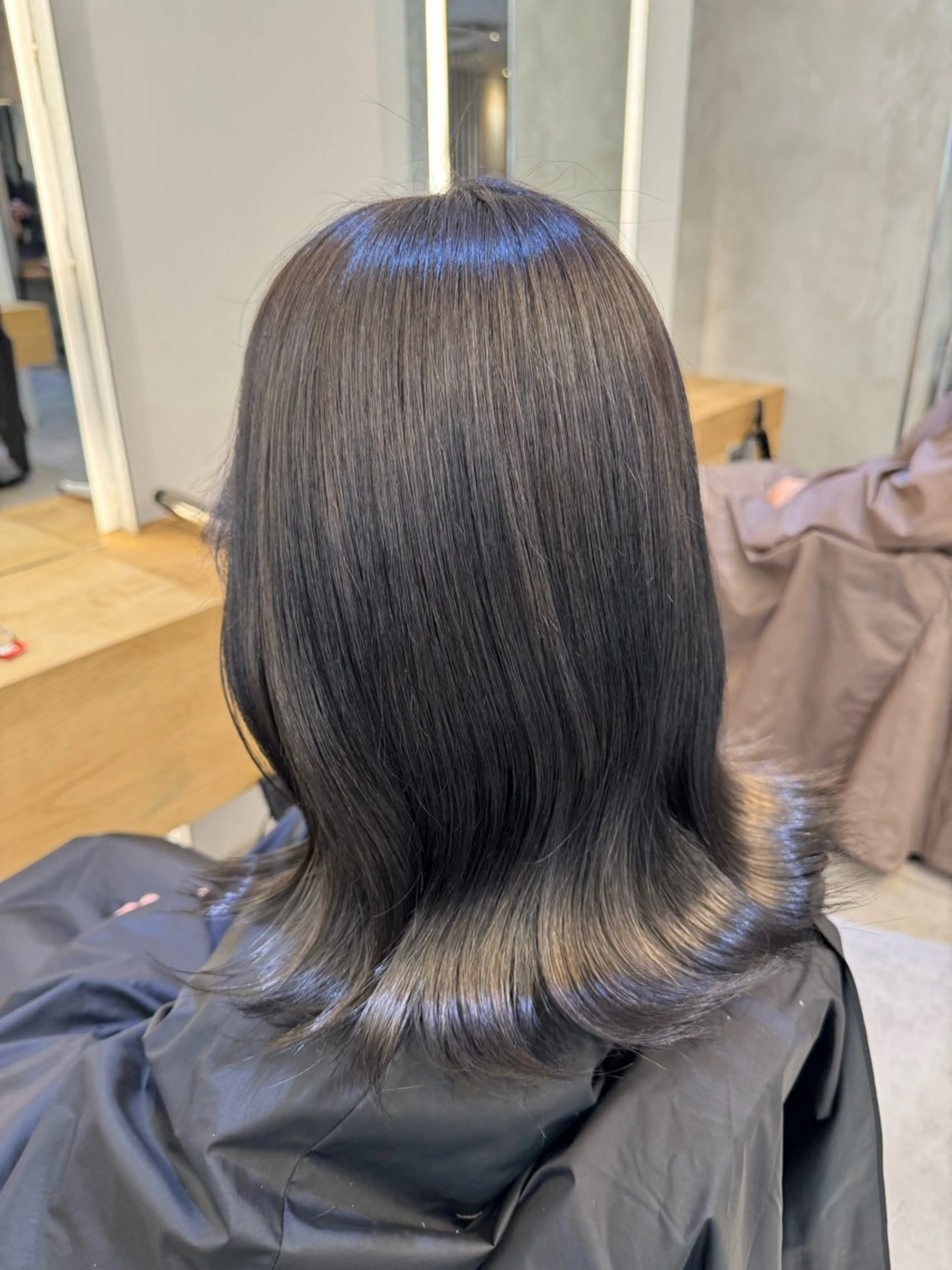 セミロング アッシュ カット ヘアカラー トリートメント ♡可愛い艶髪特化♡ 艶髪先生のヘアスタイル