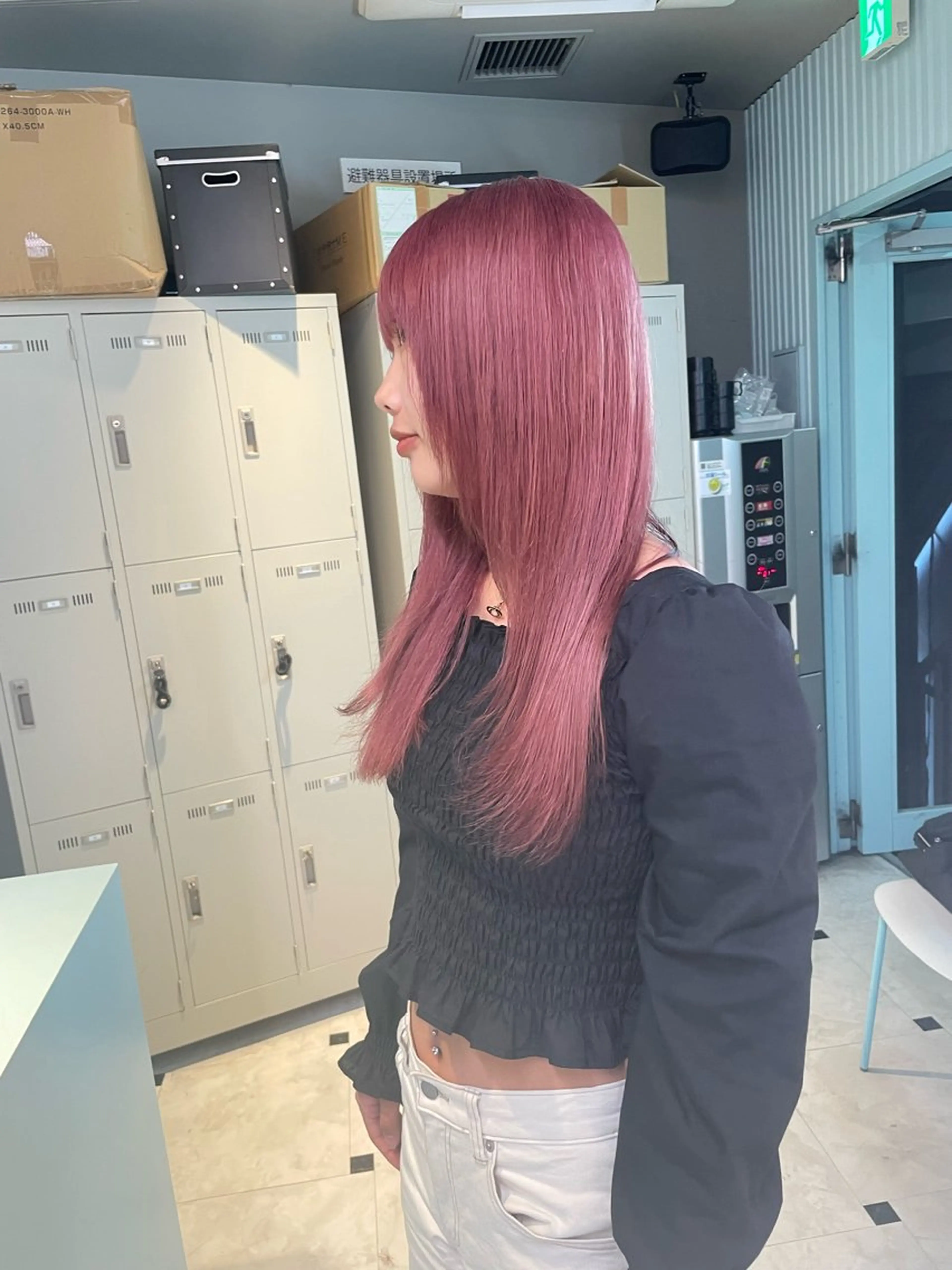 ミディアム ブリーチ✖️ 縮毛LANDのヘアスタイル