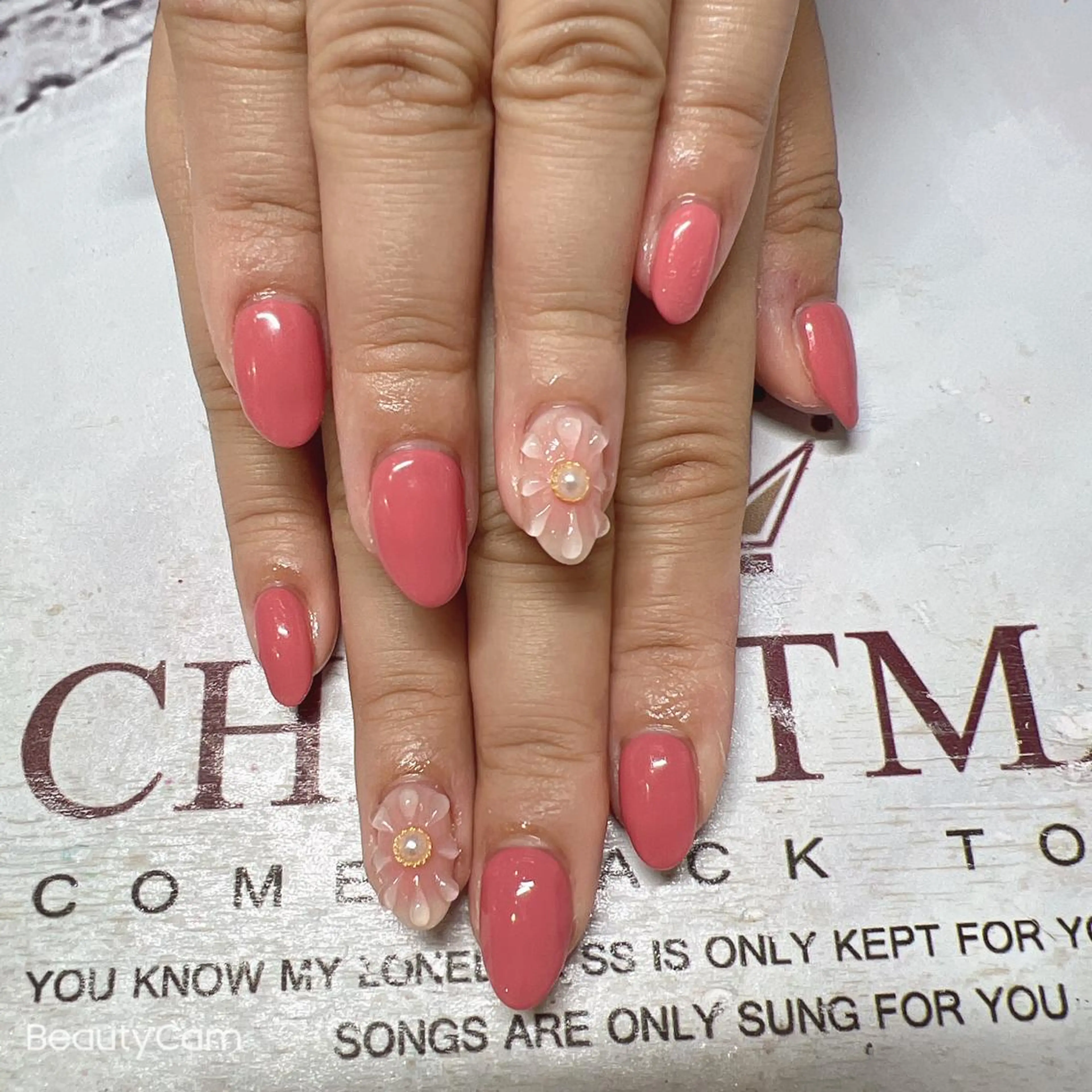 ネイル ガレンドウ 白澤 愛子のネイルデザイン