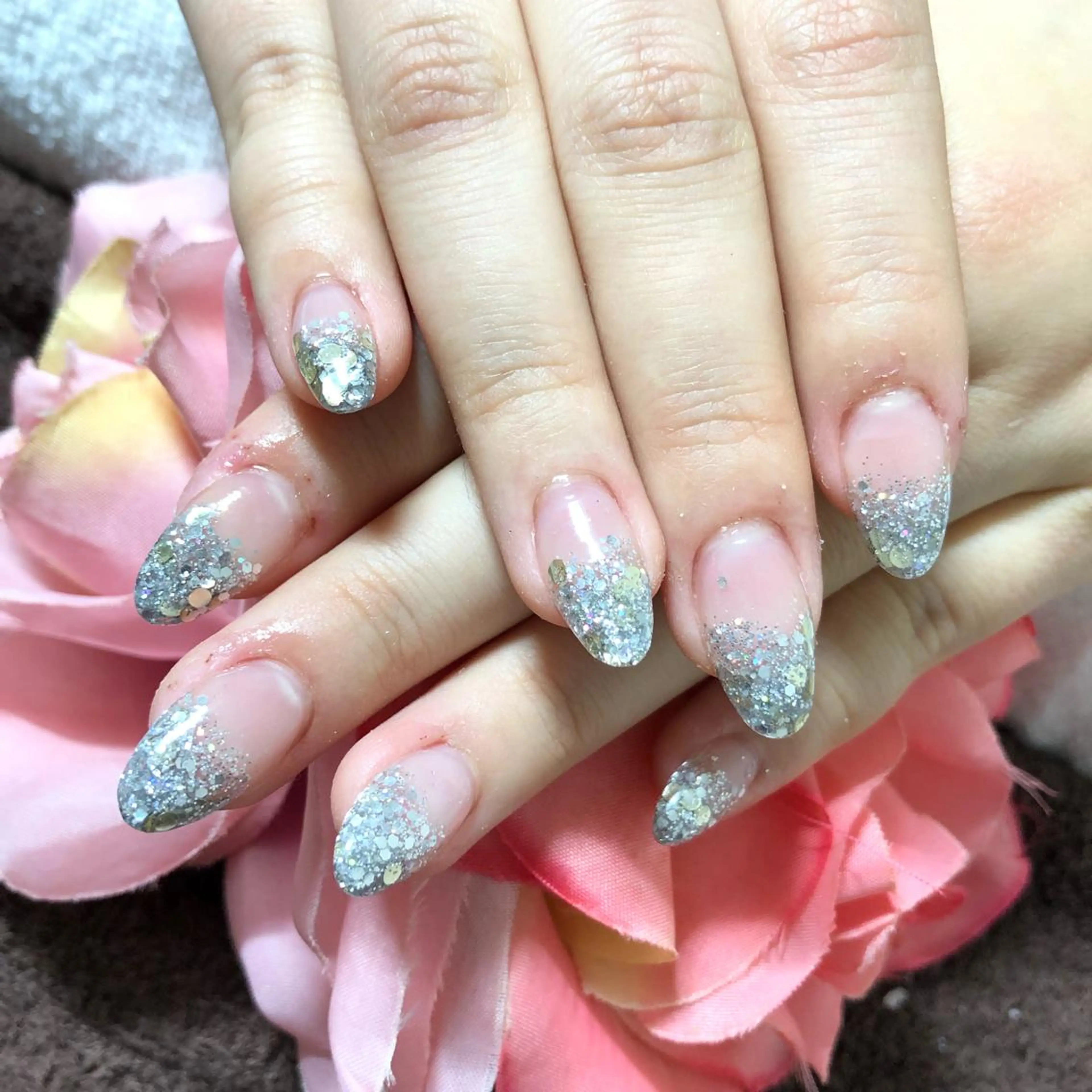 ショート ネイル グラデーション ラメ(グリッター) ワンカラーネイル ハンドネイル 《LB》ラブリエ Nail&eyeのマツエク・マツパデザイン