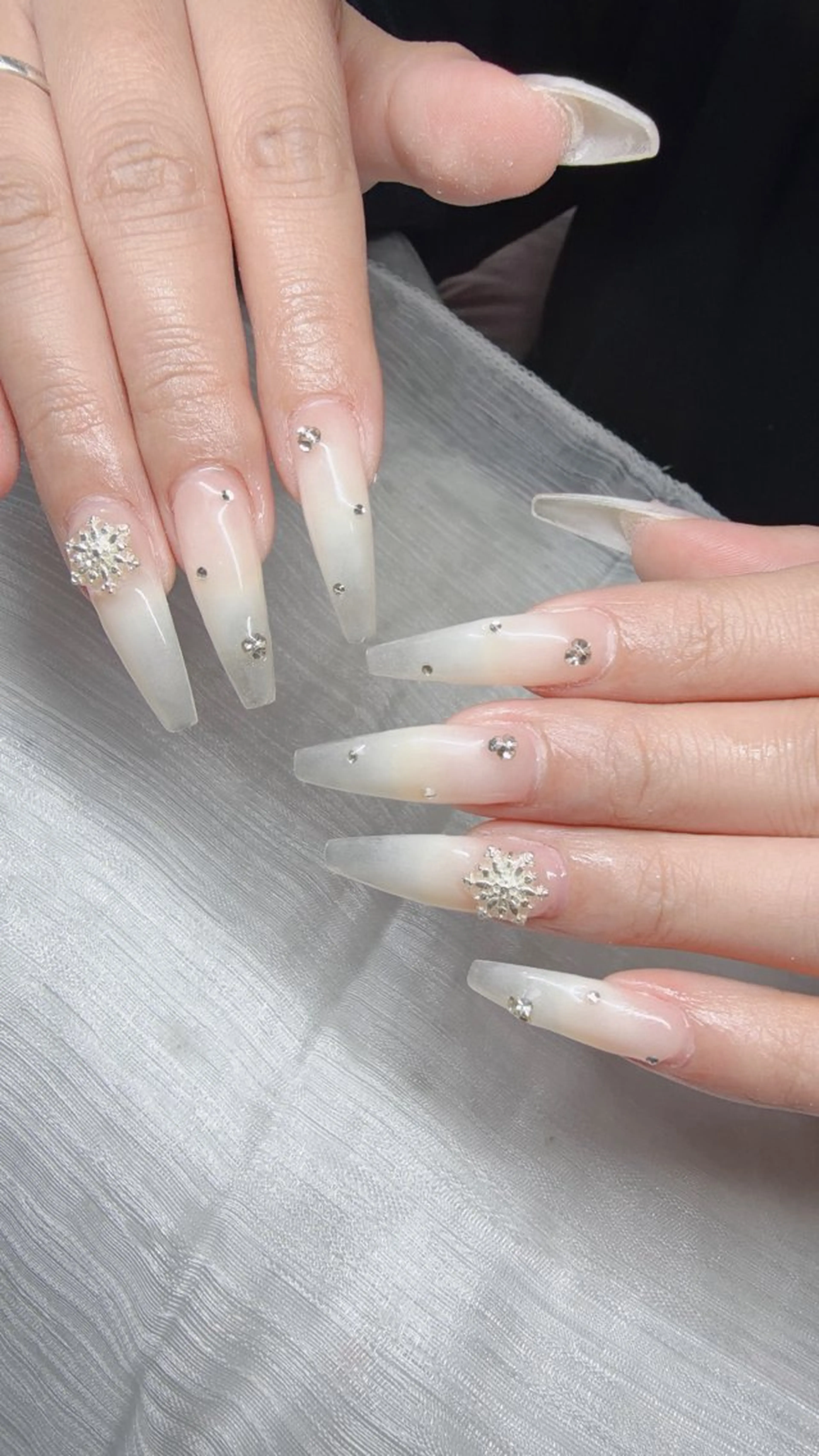 ネイル ハンドネイル Lee Nailsのネイルデザイン