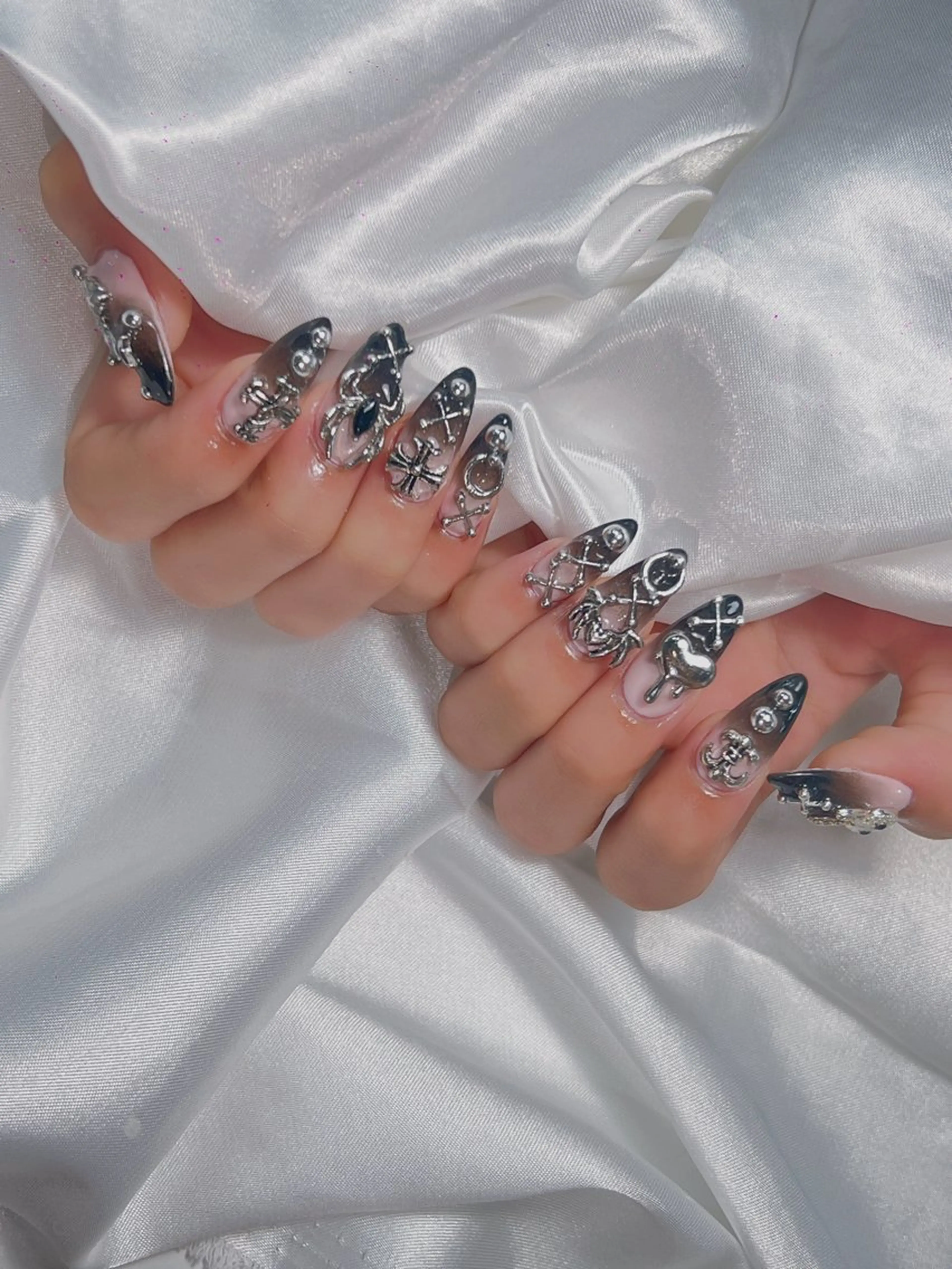 ネイル LEELA NAIL STUDIOのネイルデザイン