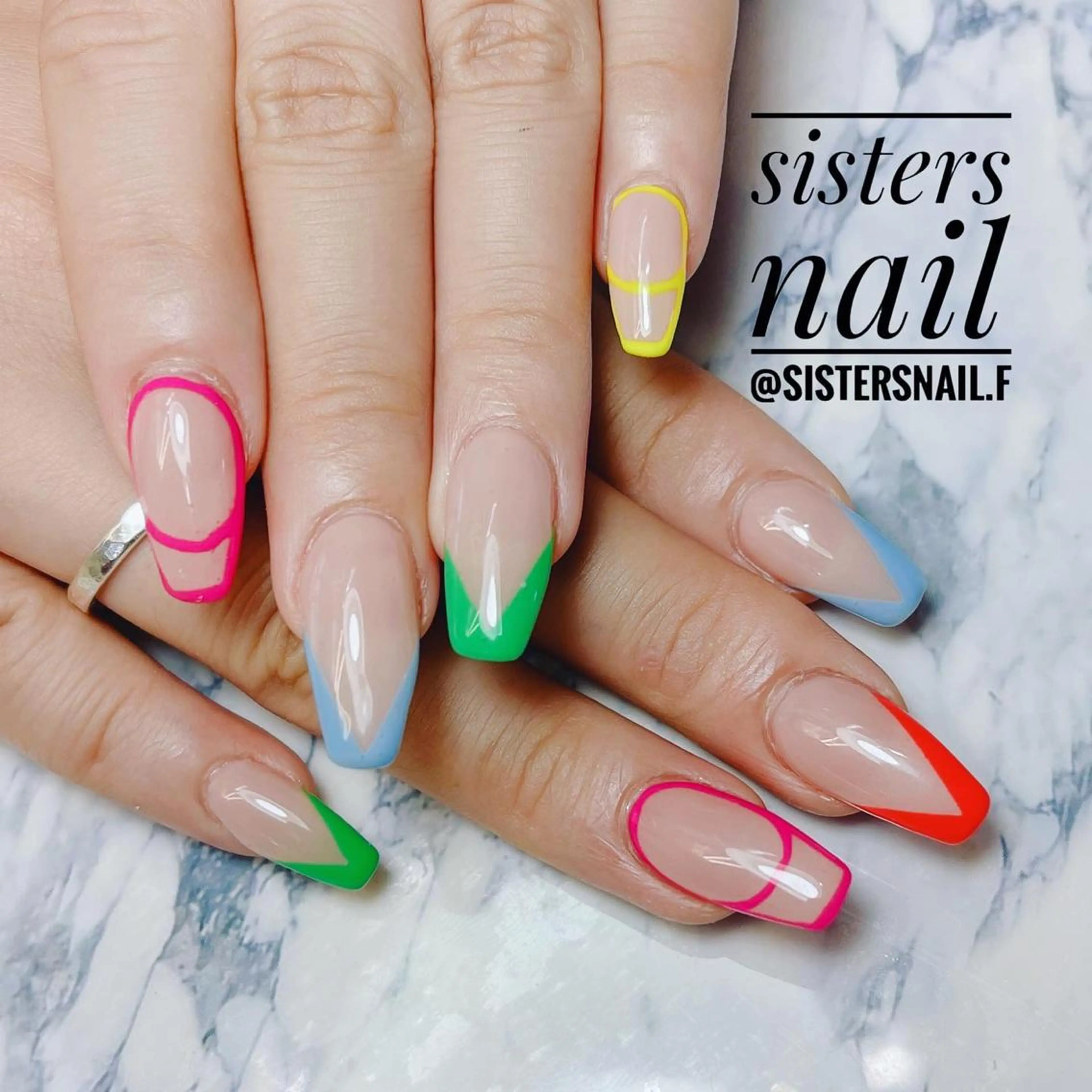 ネイル アートネイル 長さ出し フレンチネイル スカルプネイル 夏ネイル sisters nail.fのネイルデザイン