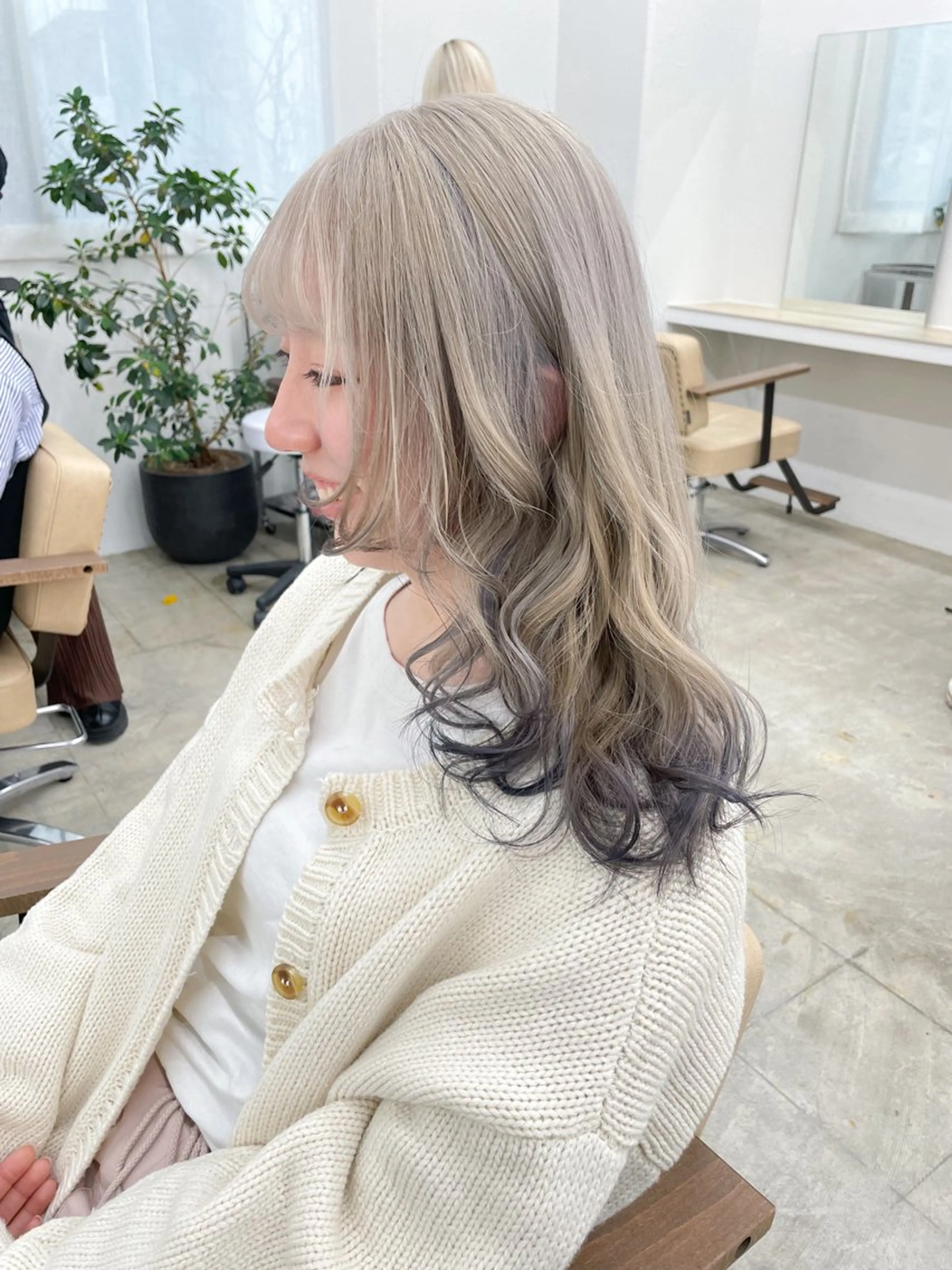 セミロング ヘアカラー トリートメント ハイトーン/レイヤー /ケアブリーチ石川治のヘアスタイル