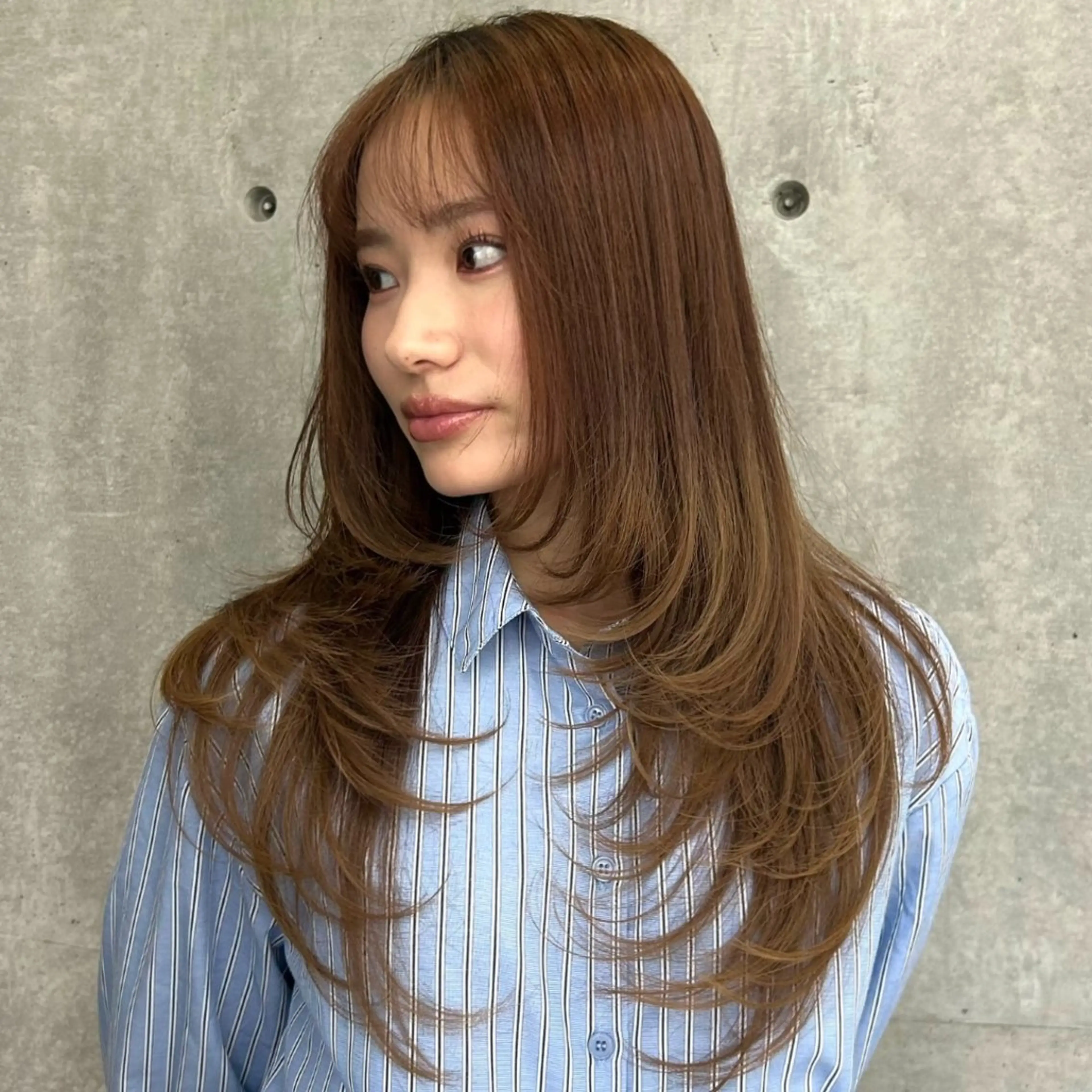 ロング カラー カット ヘアカラー Momo/海外ヘア レイヤー/ハイライトのヘアスタイル