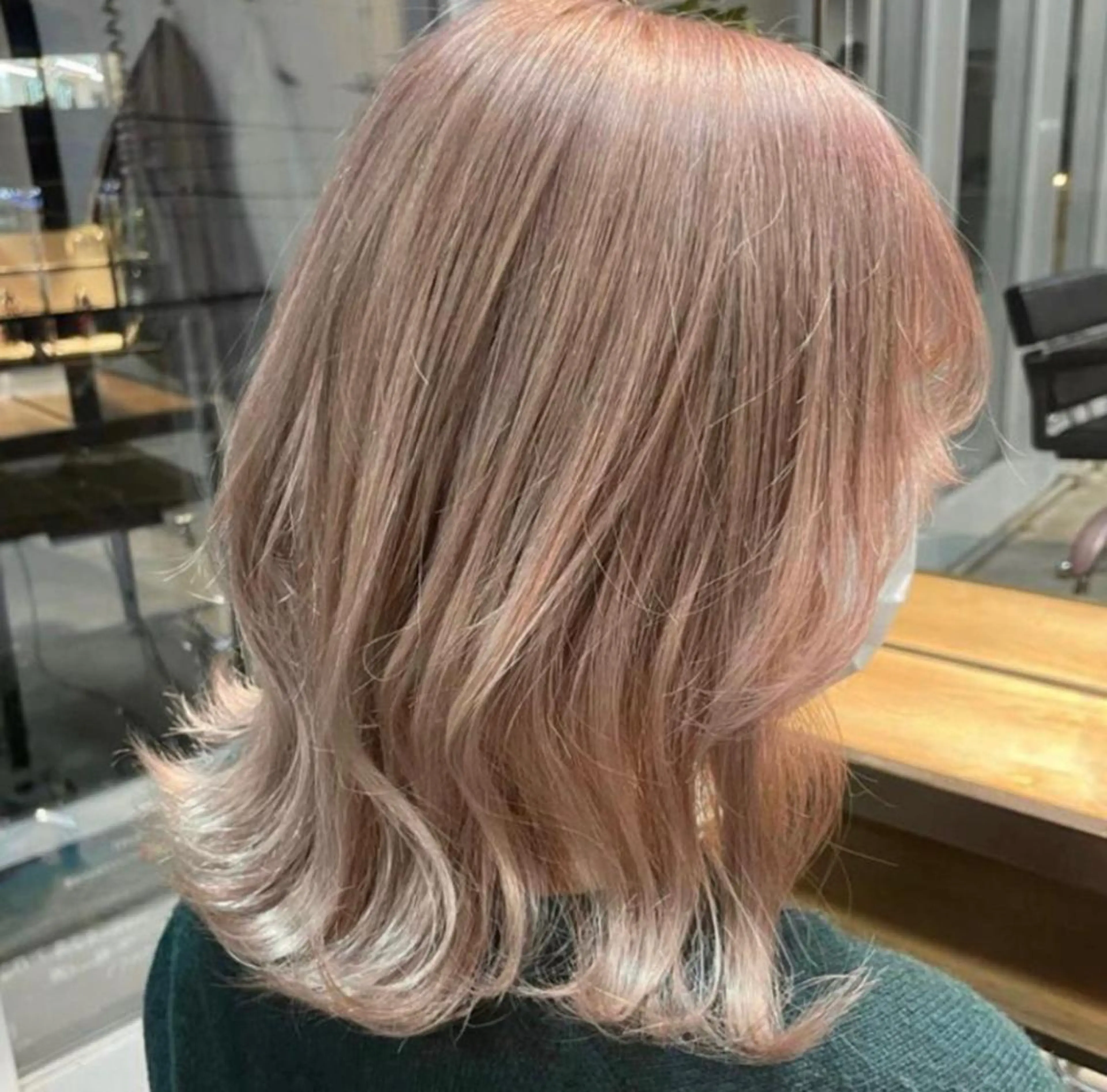 ロング カラー ヘアアレンジ カット ヘアカラー 🌹TikTok４万 ﾌｫﾛﾜｰ🌹AKIのヘアスタイル