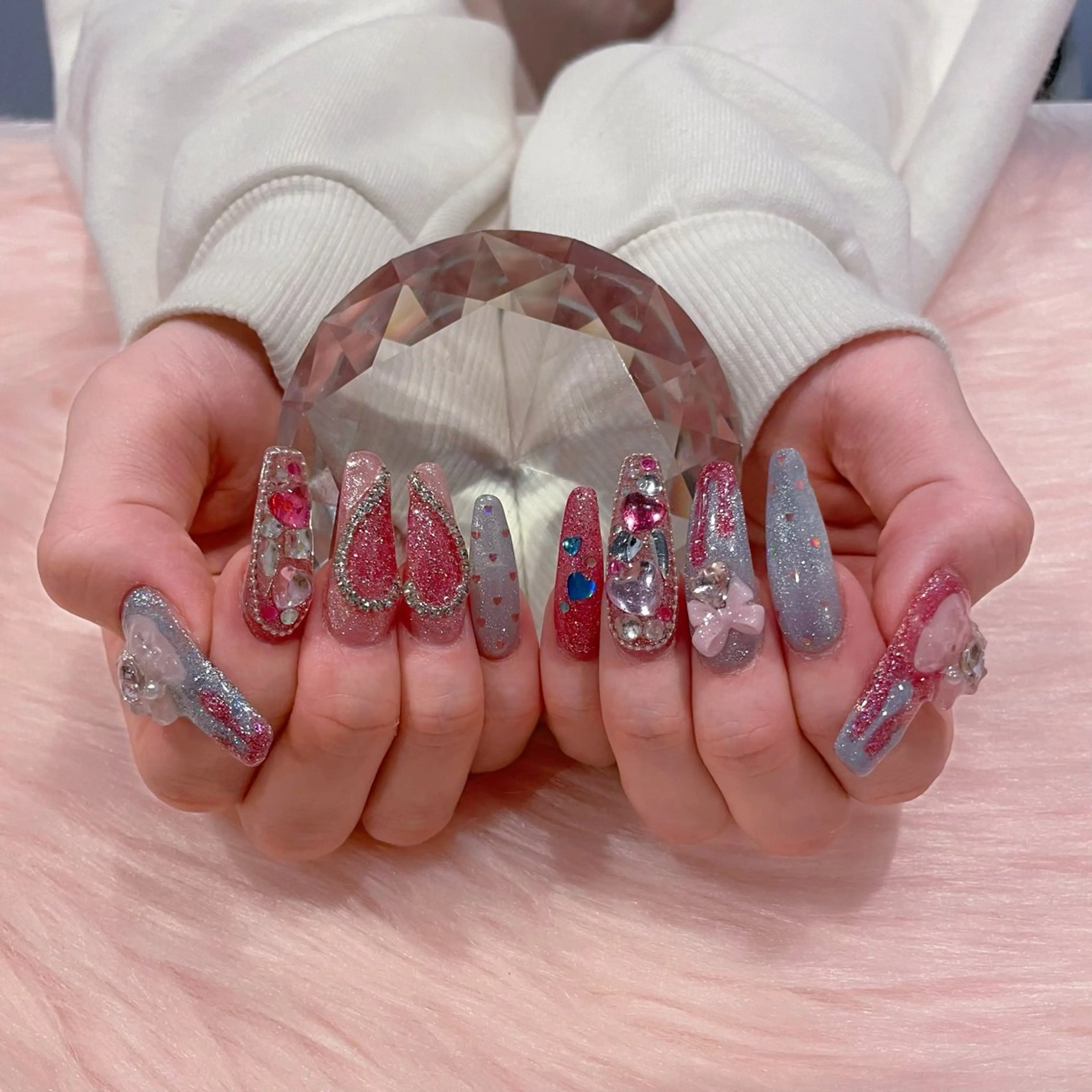 ネイル キラキラネイル ハンドネイル リスブラン 🎀Mika🎀のネイルデザイン
