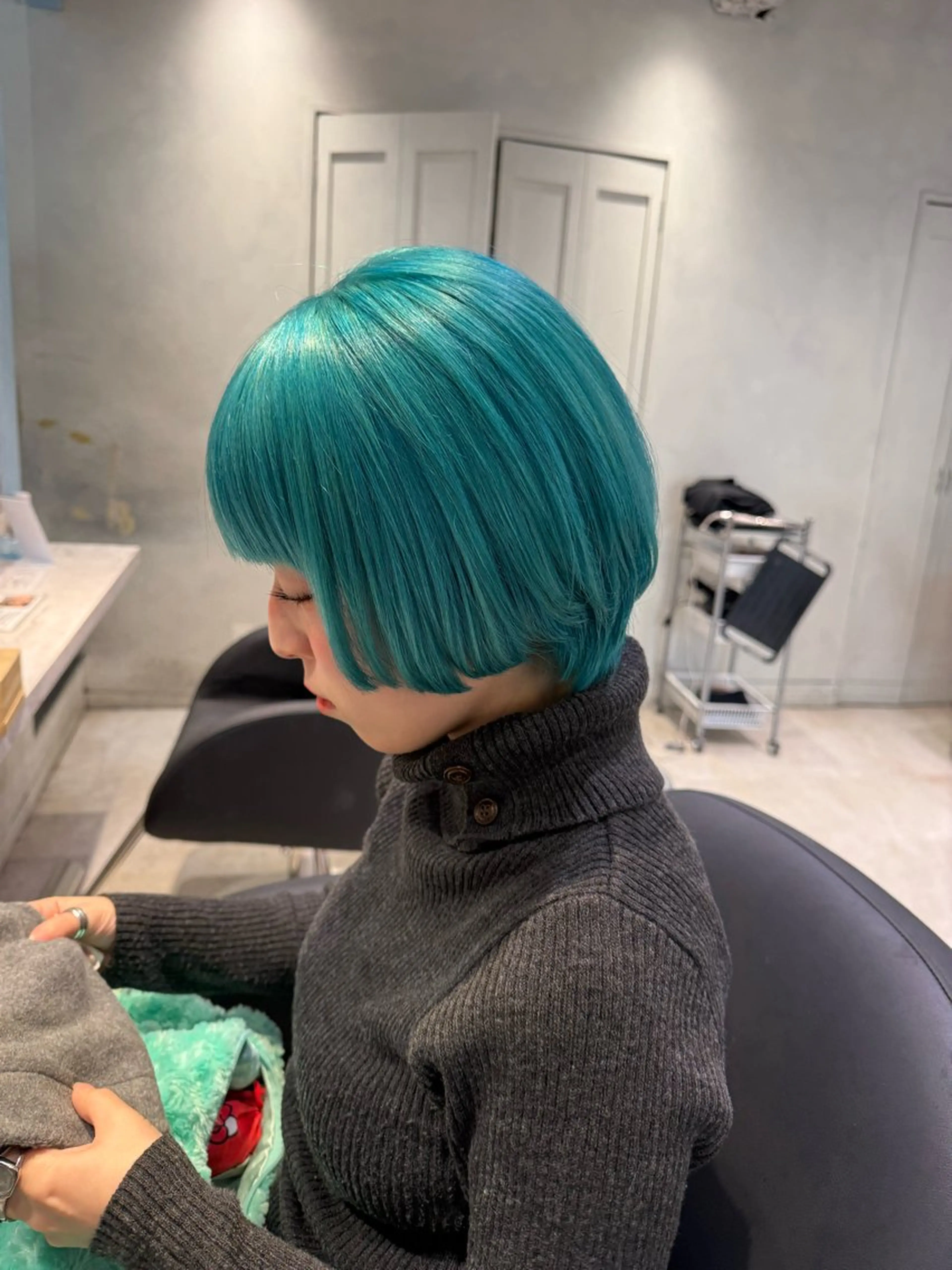 ミディアム カラー アッシュ ベージュカラー ブリーチ ブルーカラー 透明感カラー ヘアカラー ハイトーン/ブリーチ 💙みずき💙のヘアスタイル