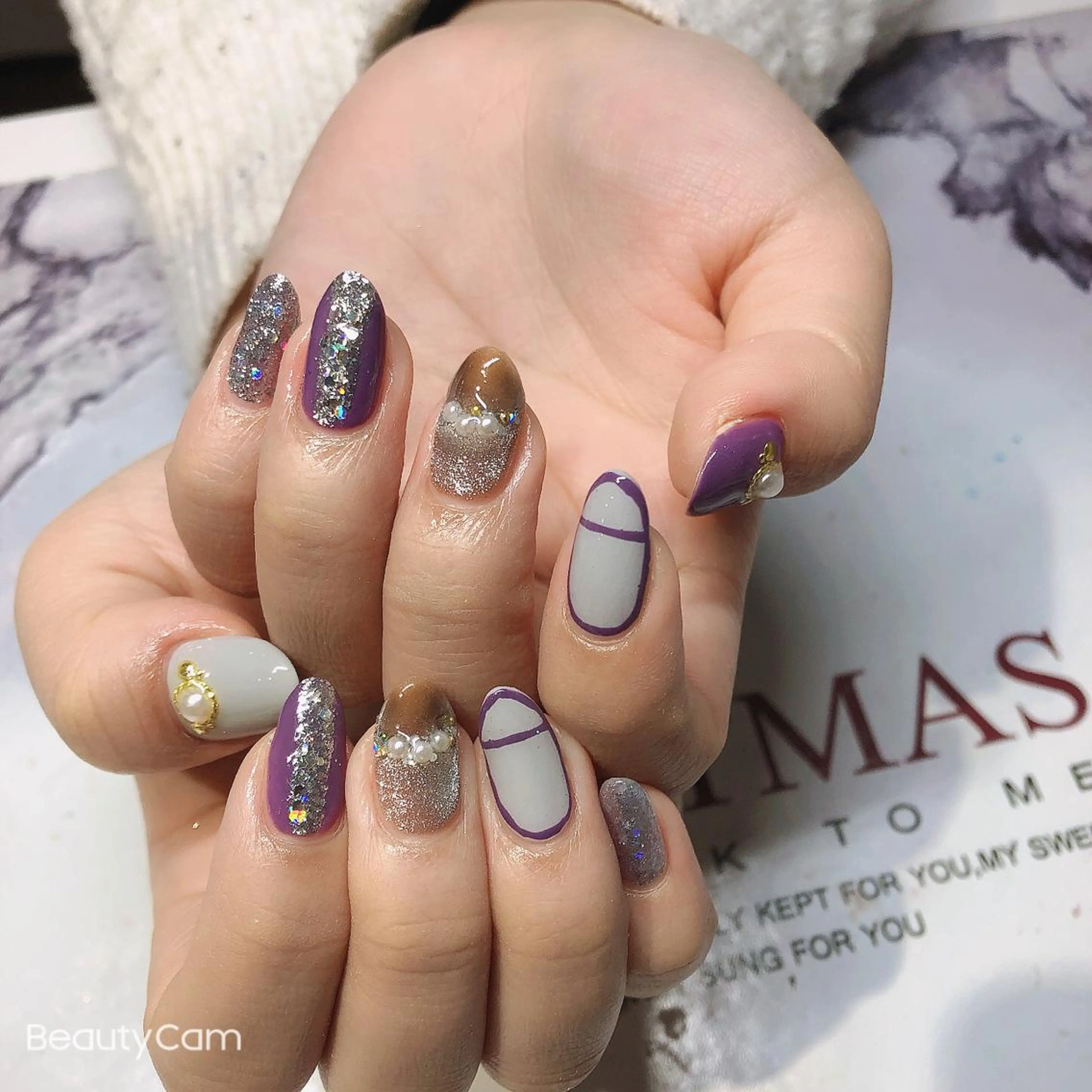 ネイル ハンドネイル ガレンドウ 白澤 愛子のネイルデザイン