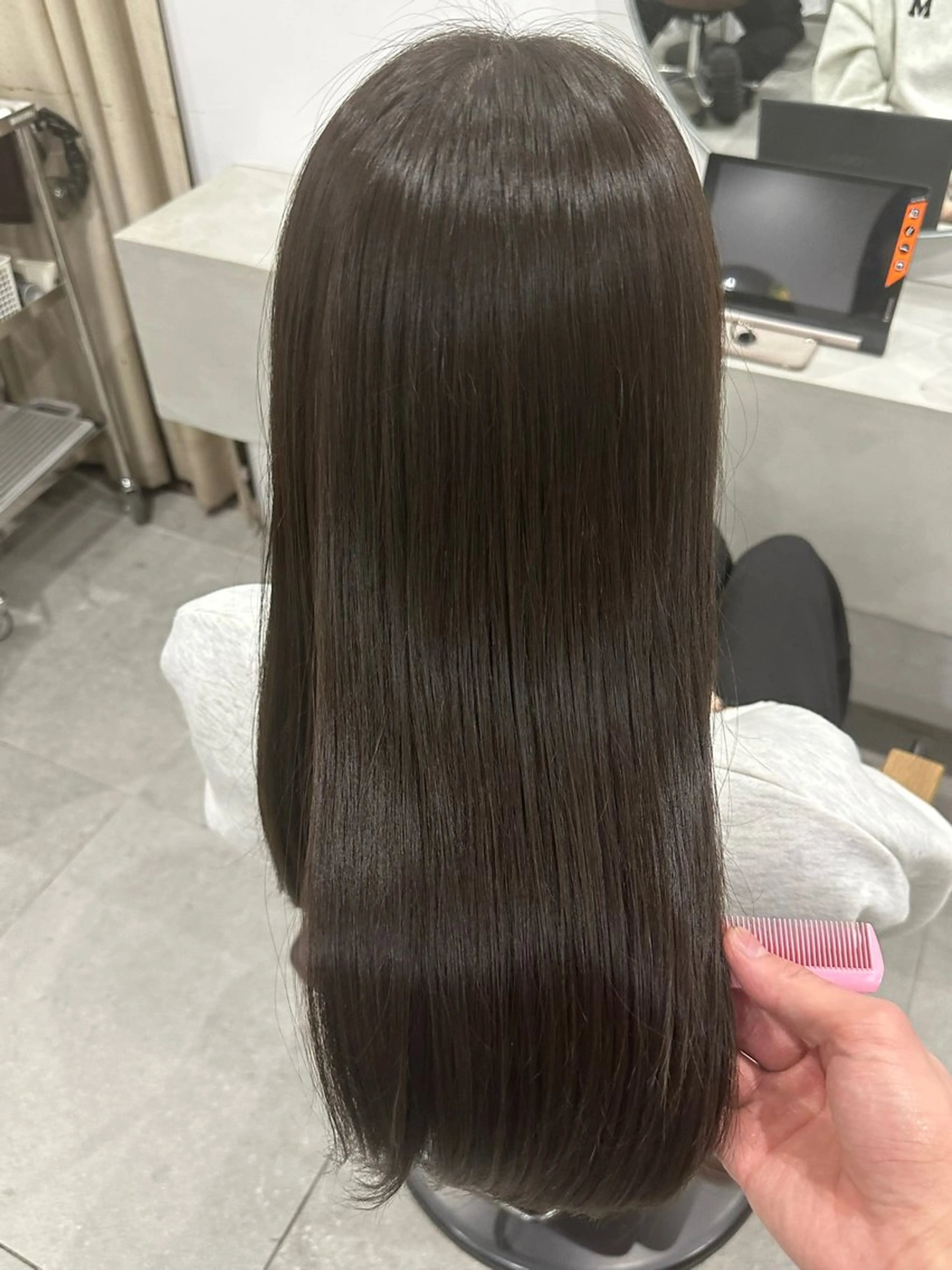 ロング カラー グレージュ カット ヘアカラー トリートメント シガ ミクトのヘアスタイル