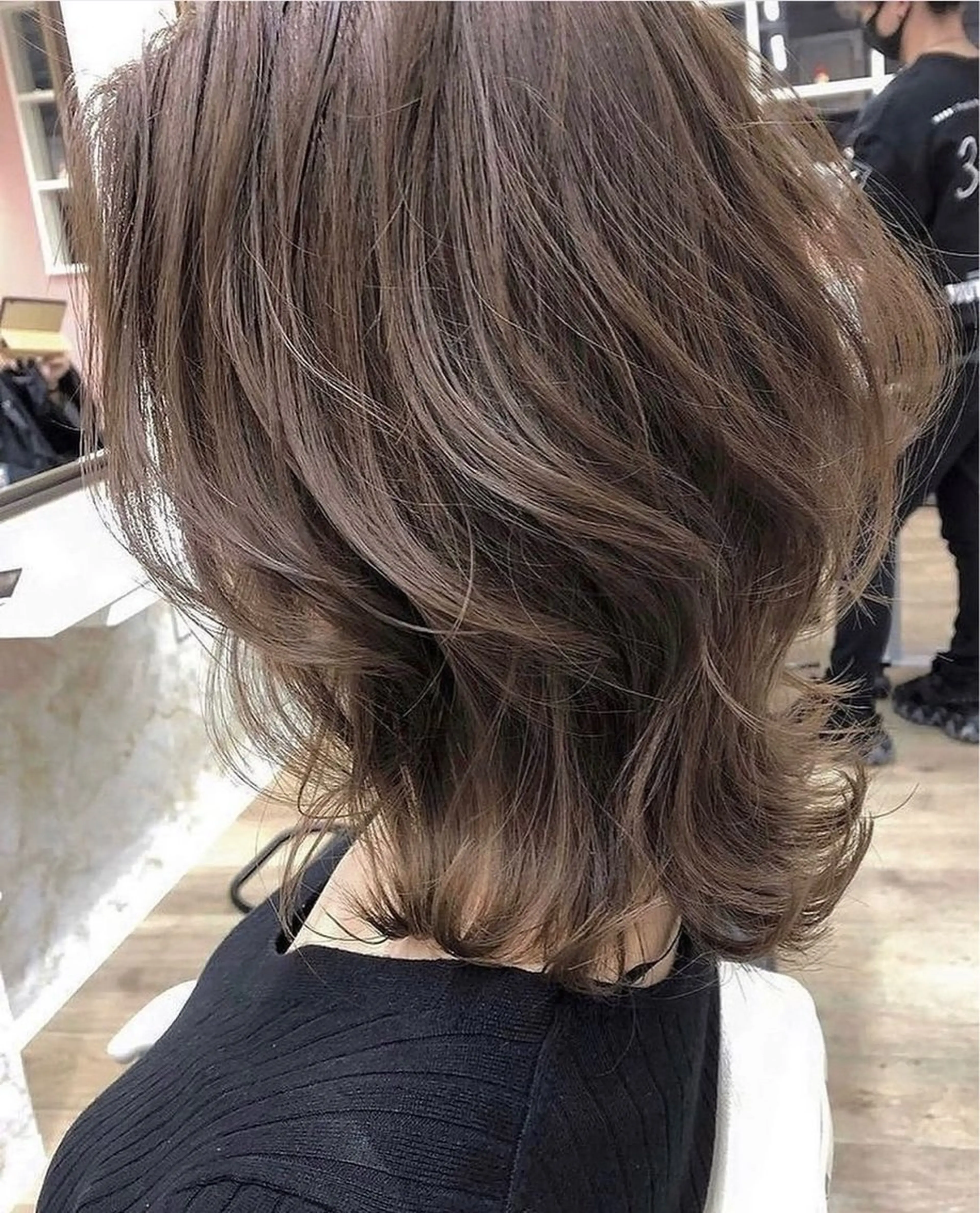 ミディアム あかね 💇‍♀️のヘアスタイル