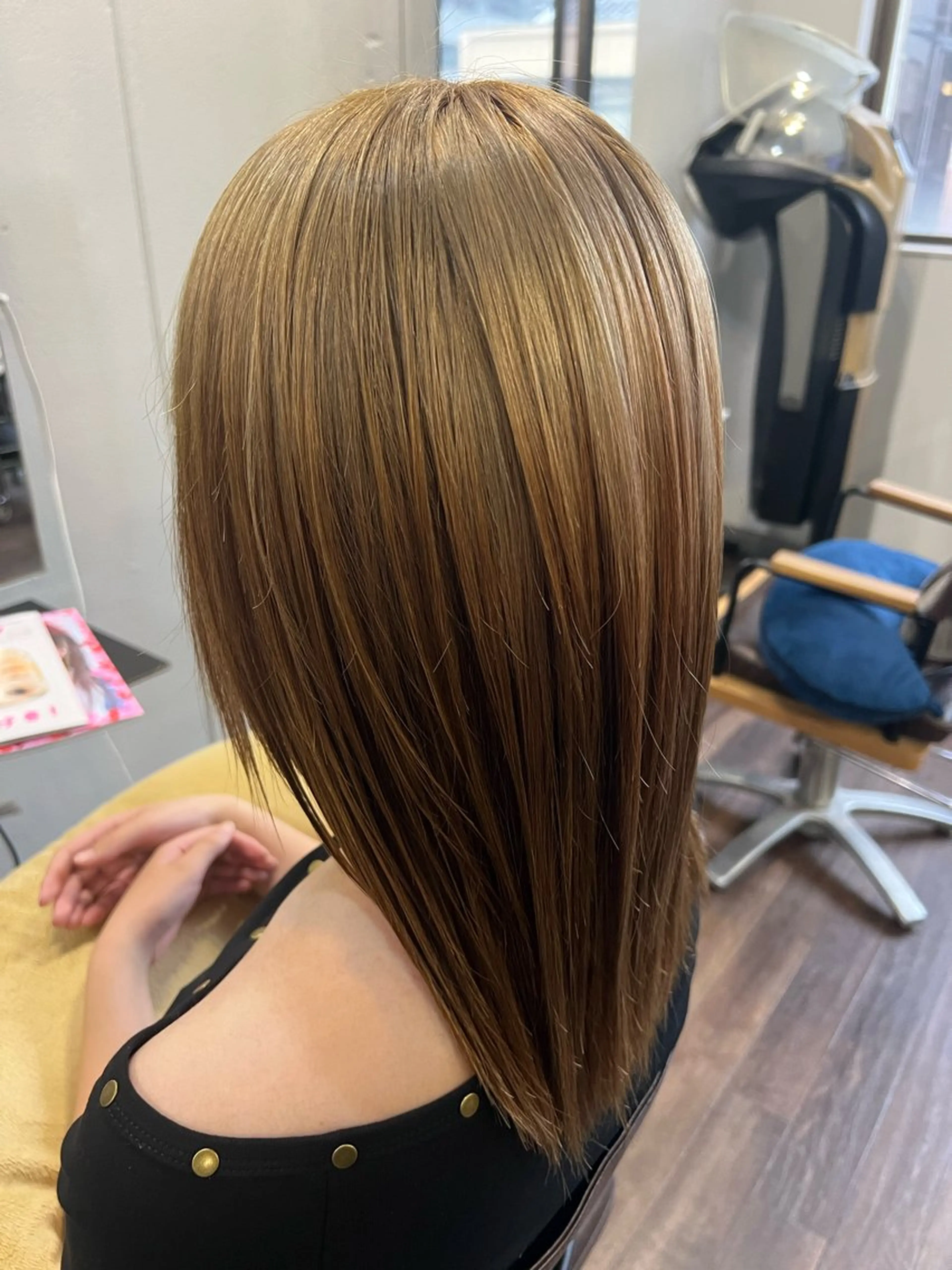 ロング カラー デザインカラー ハイライトカラー ハイトーンカラー ハイライト ヘアカラー terra🌈大久保 睦美のヘアスタイル