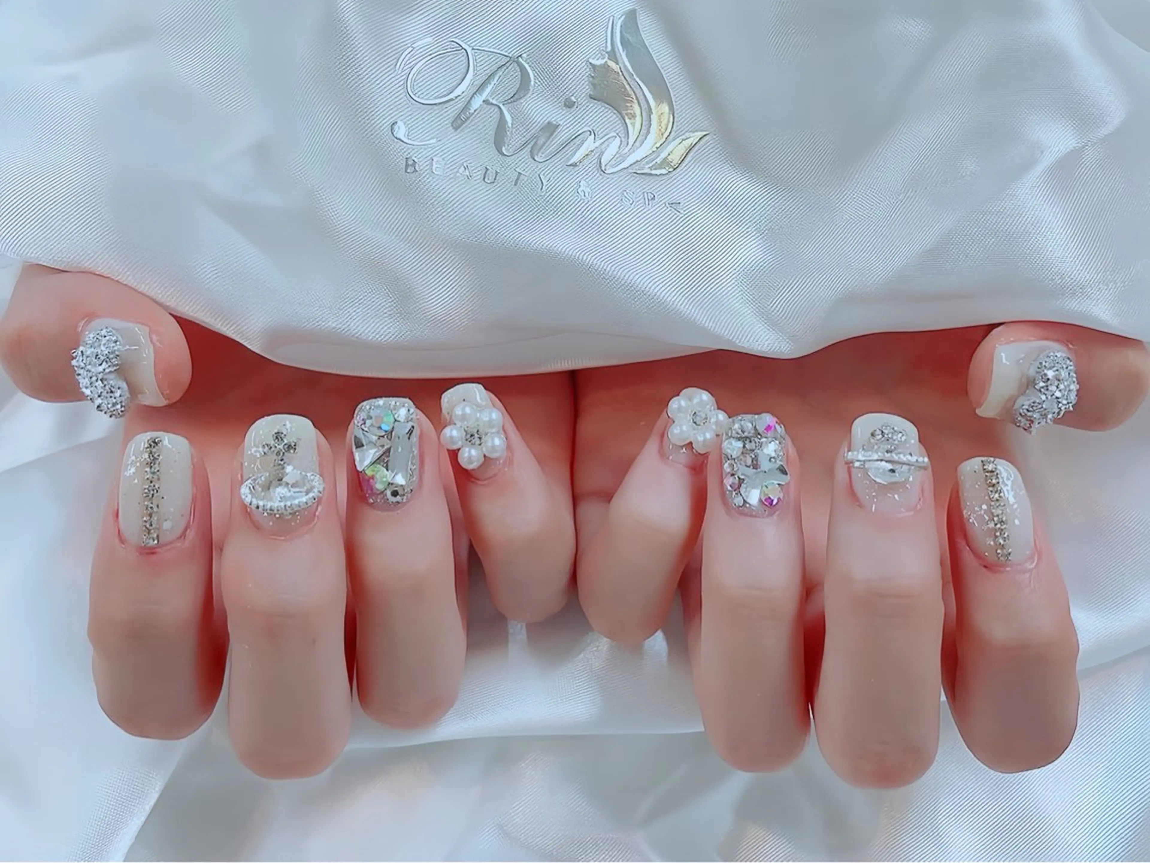 ネイル ボルドー フレンチネイル グラデーション キラキラネイル 韓国ネイル ハンドネイル Rin Nail 新大久保店のネイルデザイン