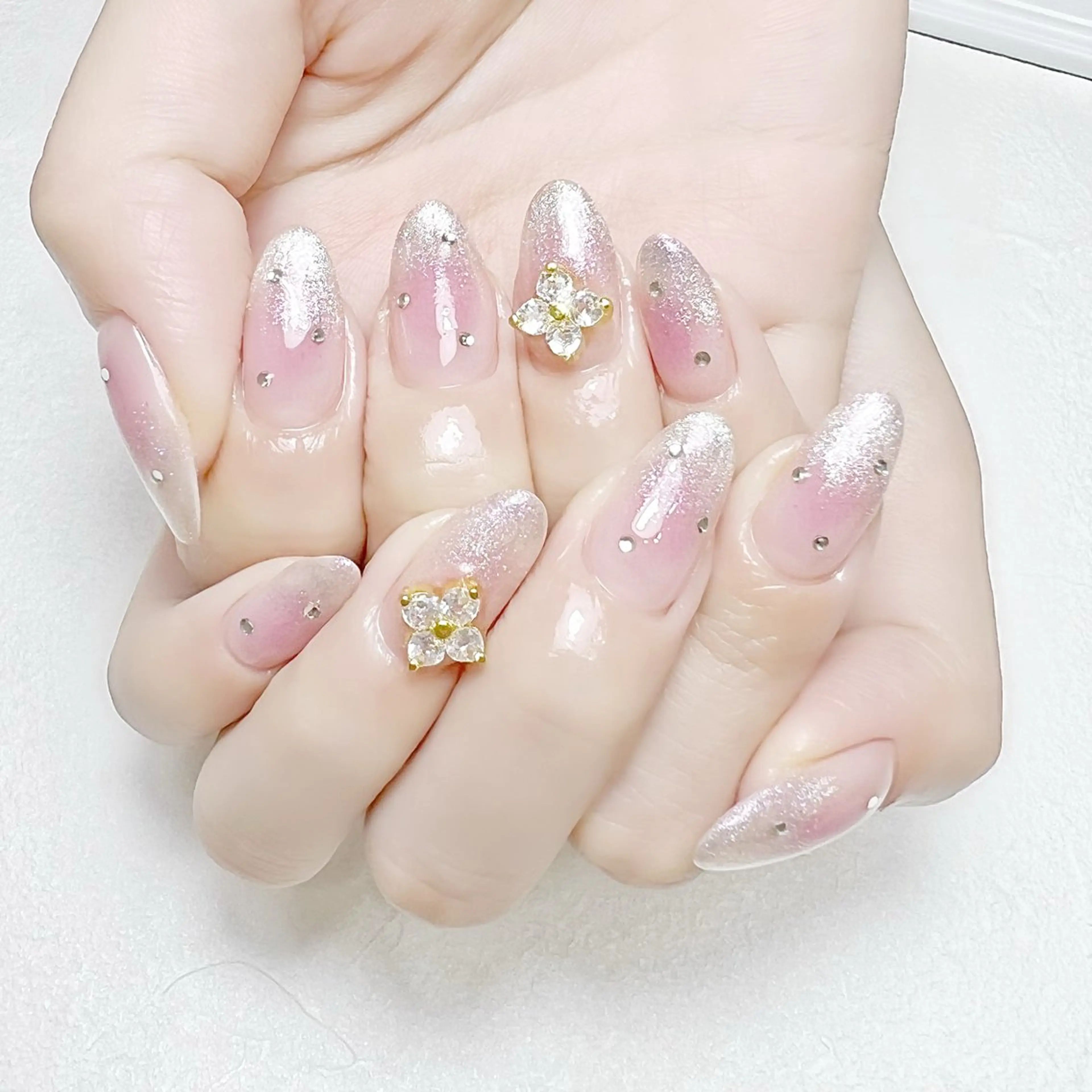 ネイル チークネイル キラキラネイル マグネットネイル ピンク ワンホンネイル rouse nail RISATOのネイルデザイン
