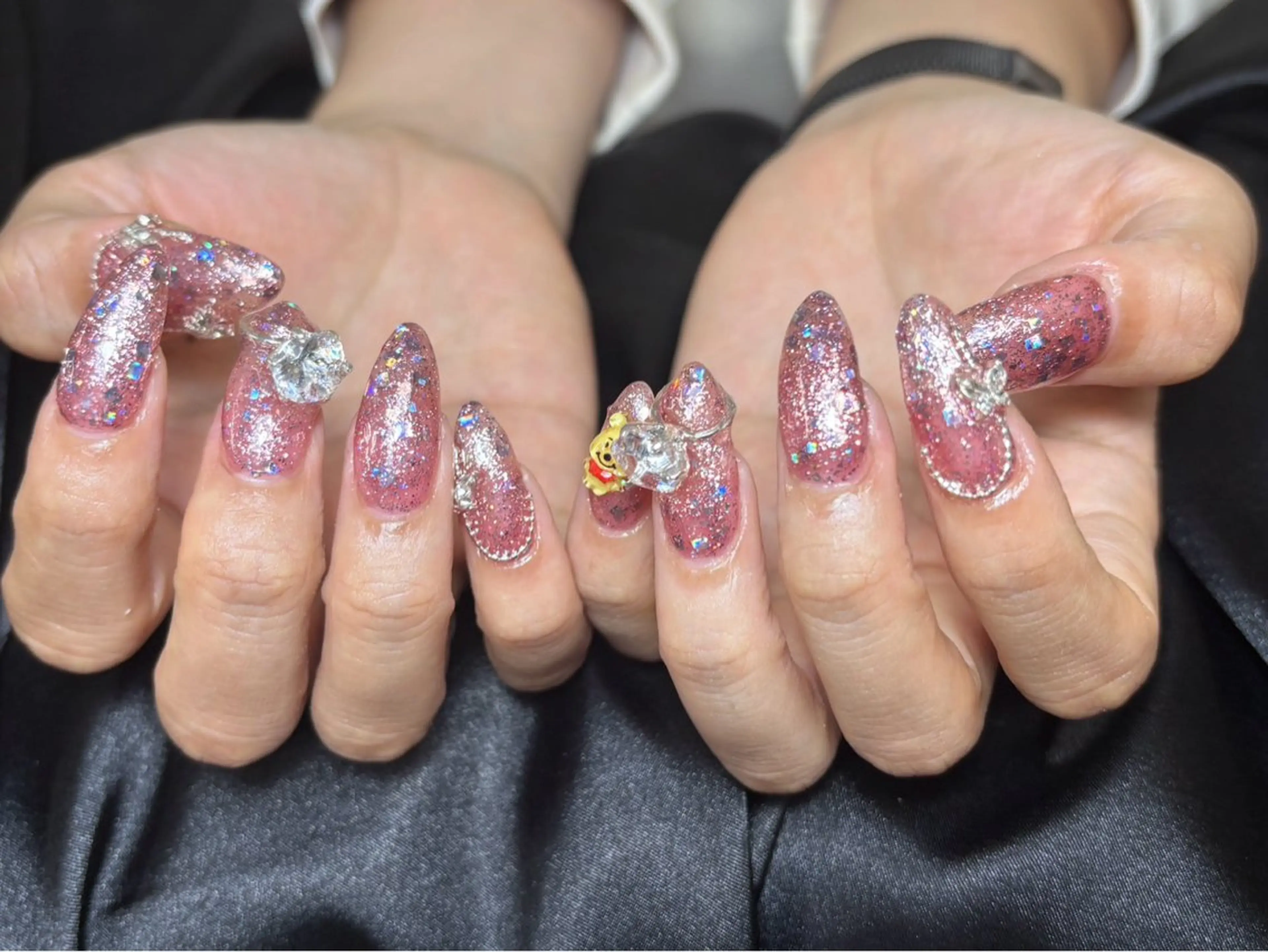 ネイル チークネイル 長さ出し フットネイル ジェルネイル 卒業式 𝓐𝓷𝓻𝓲 XiinhNailのネイルデザイン