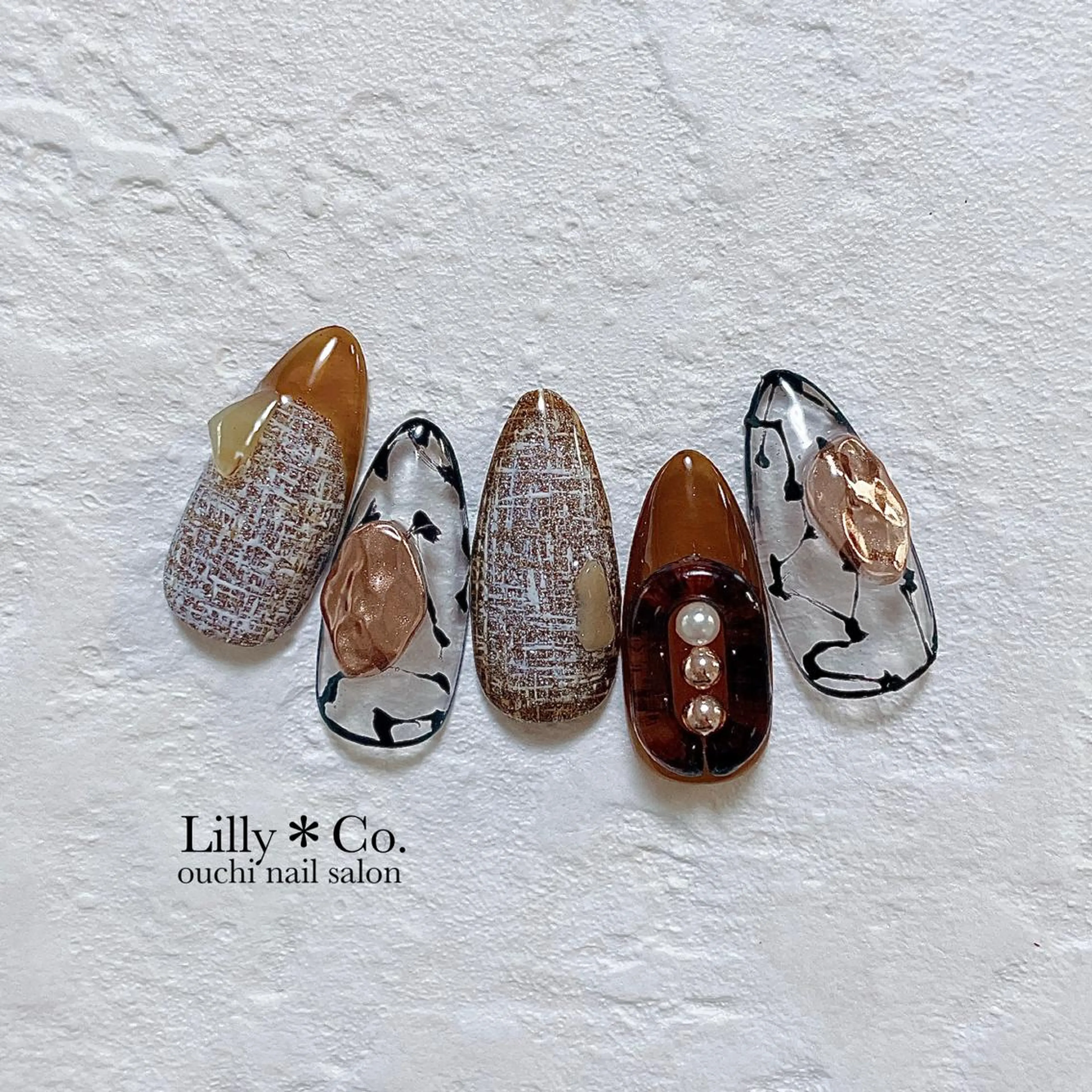 ネイル ツイードネイル ハンドネイル ハンドケア Lilly Co.のネイルデザイン