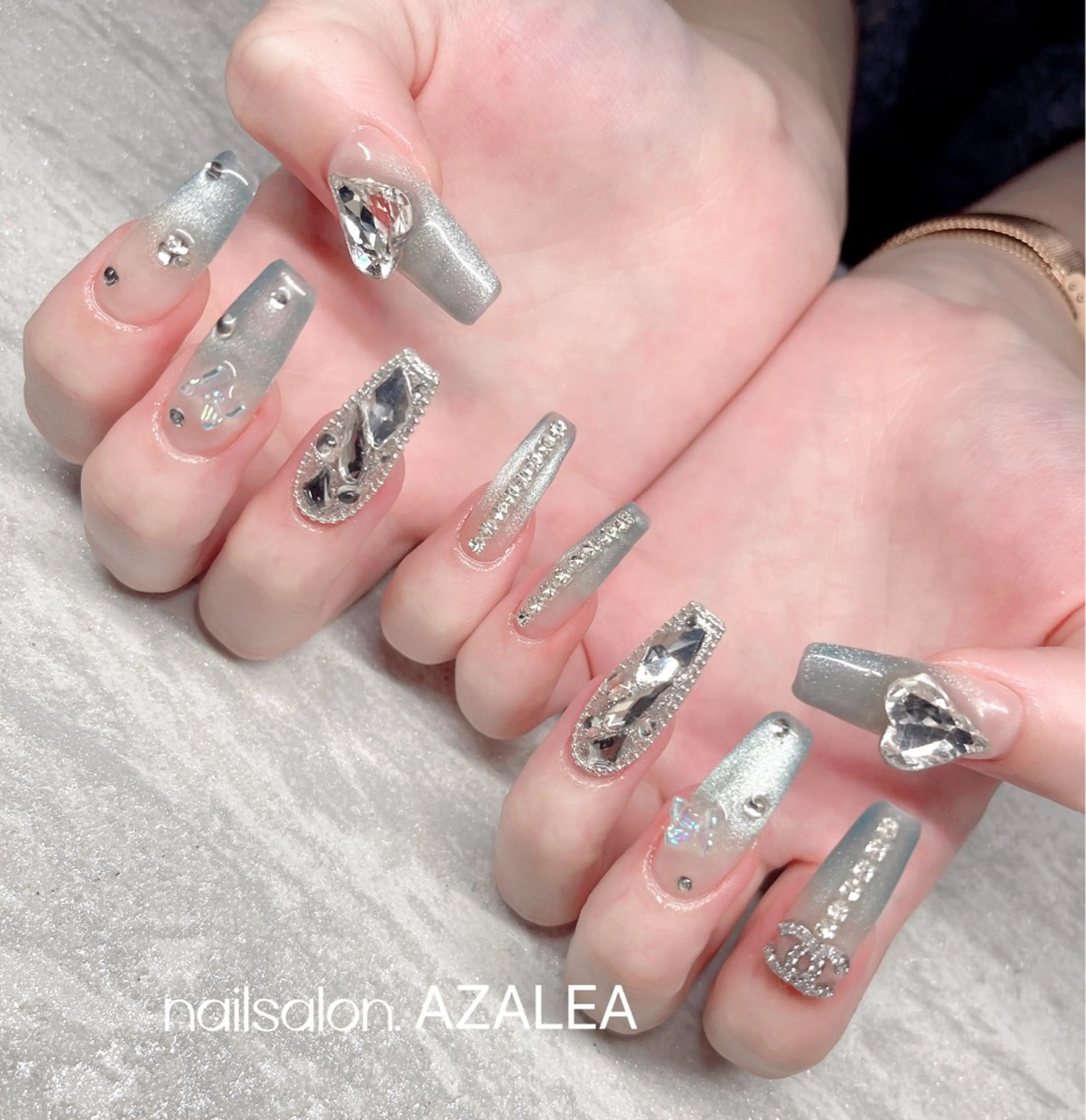 ネイル ハンドネイル R inのネイルデザイン