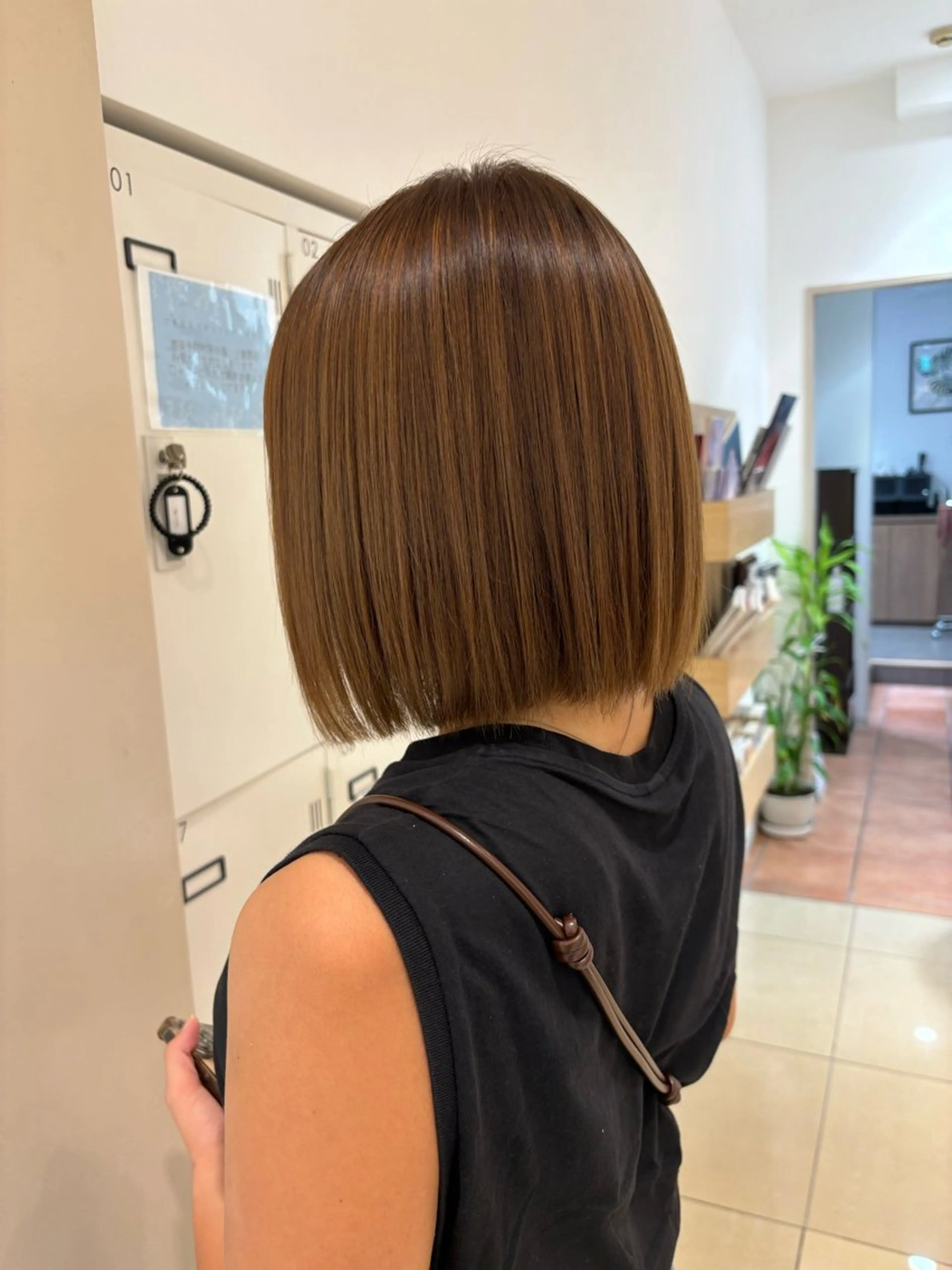 ショート カラー ヘアアレンジ ハイトーンカラー カット トリートメント ミドウチ アヤカのヘアスタイル