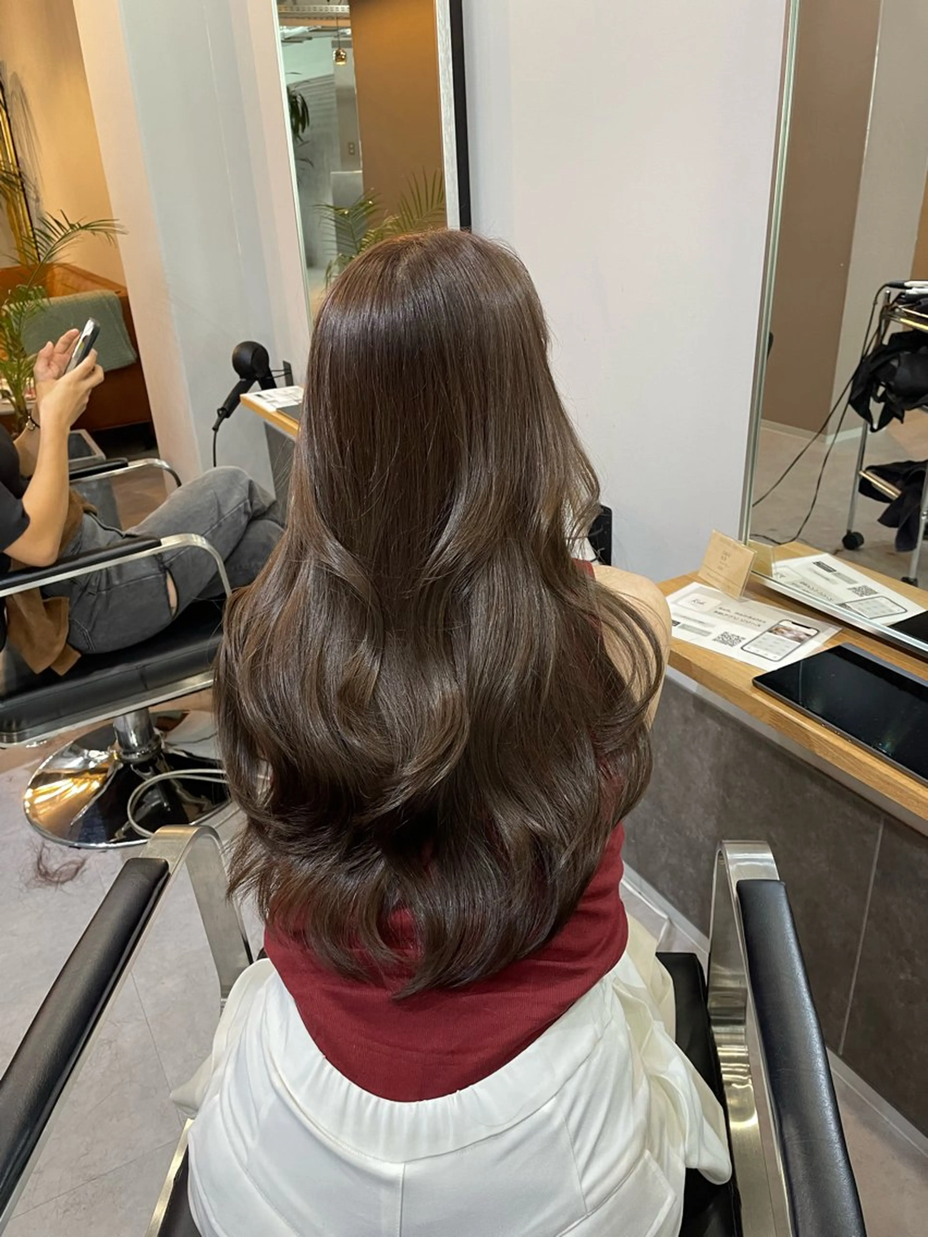 ミディアム カラー カット ヘアカラー トリートメント 西村あきや トレンド韓国ヘアのヘアスタイル