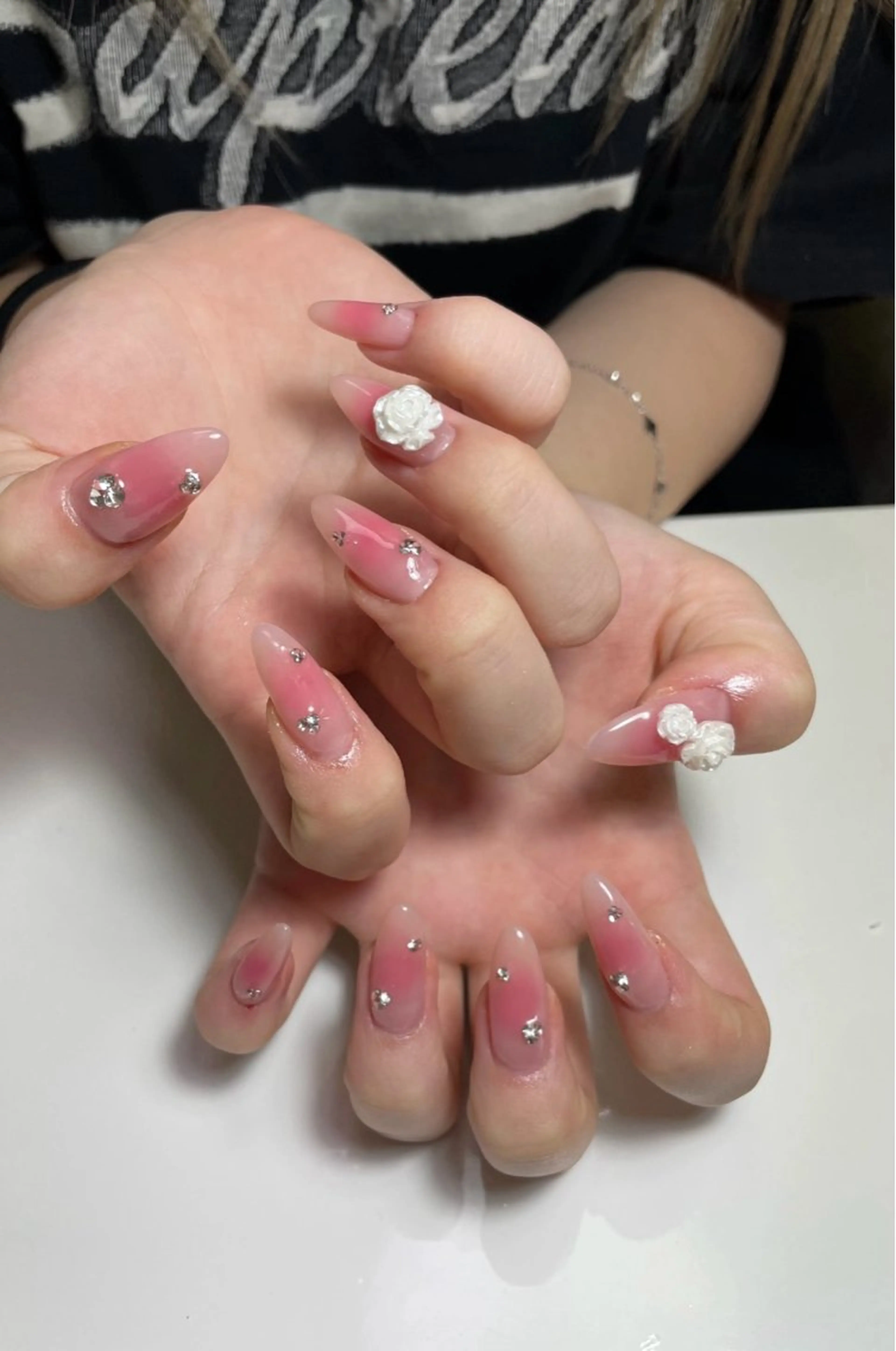 ネイル チークネイル 山田 由奈のネイルデザイン