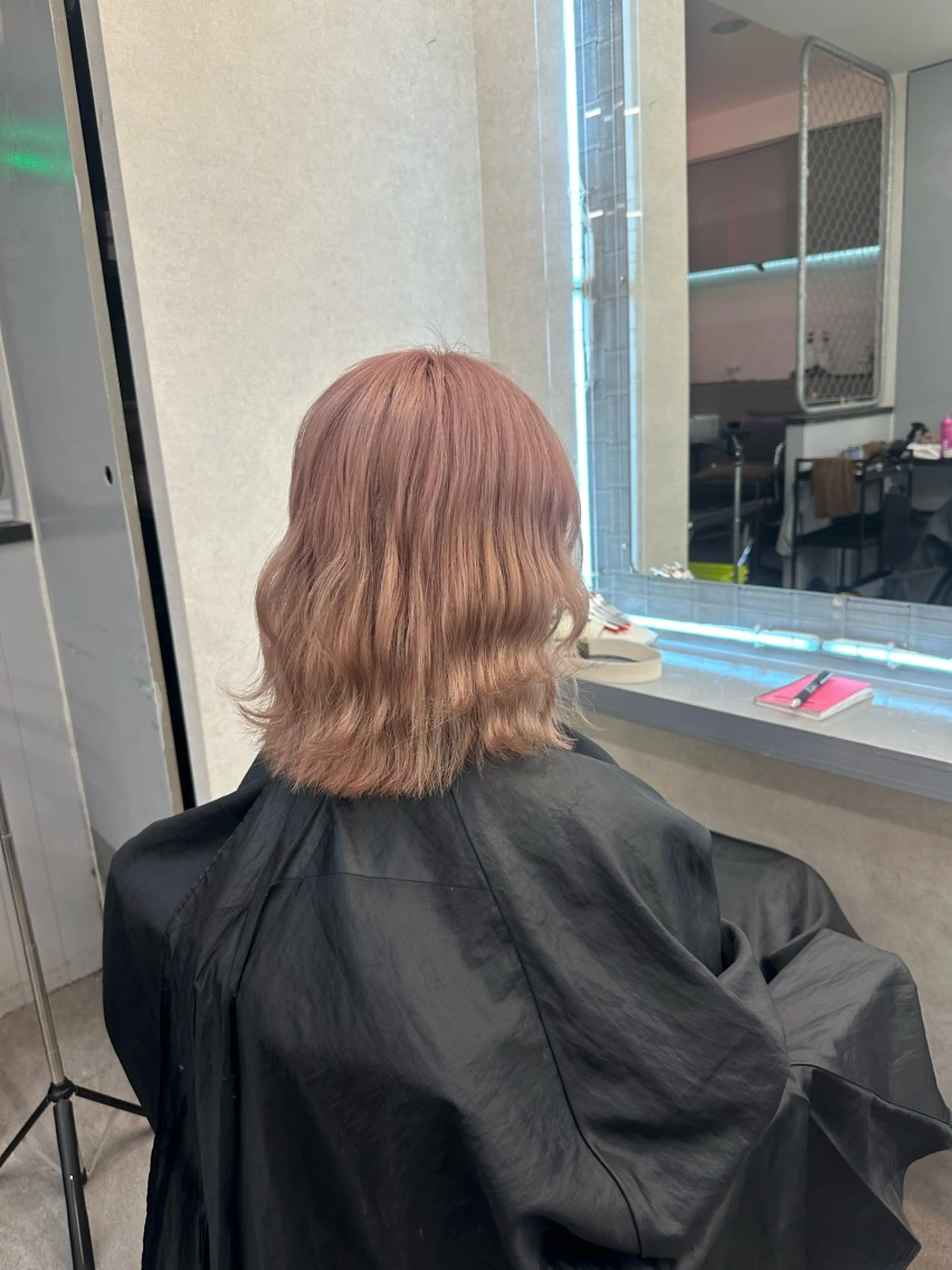 ミディアム カラー ヘアカラー L.O.G SHIBUYA所属・モデル募集 🟡SUMIKAのヘアスタイル