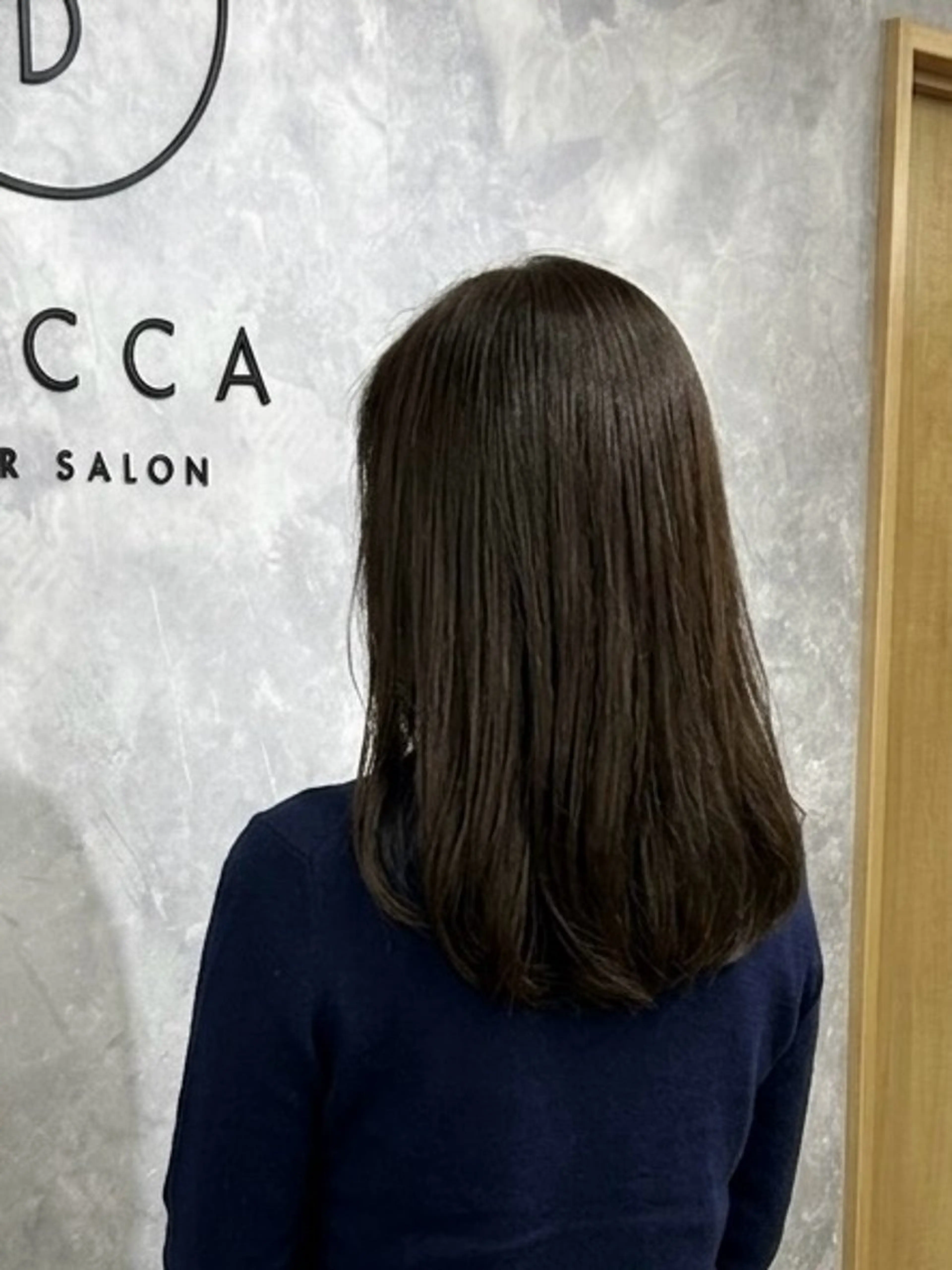 セミロング 桜木町 2分 ミセスショートのヘアスタイル