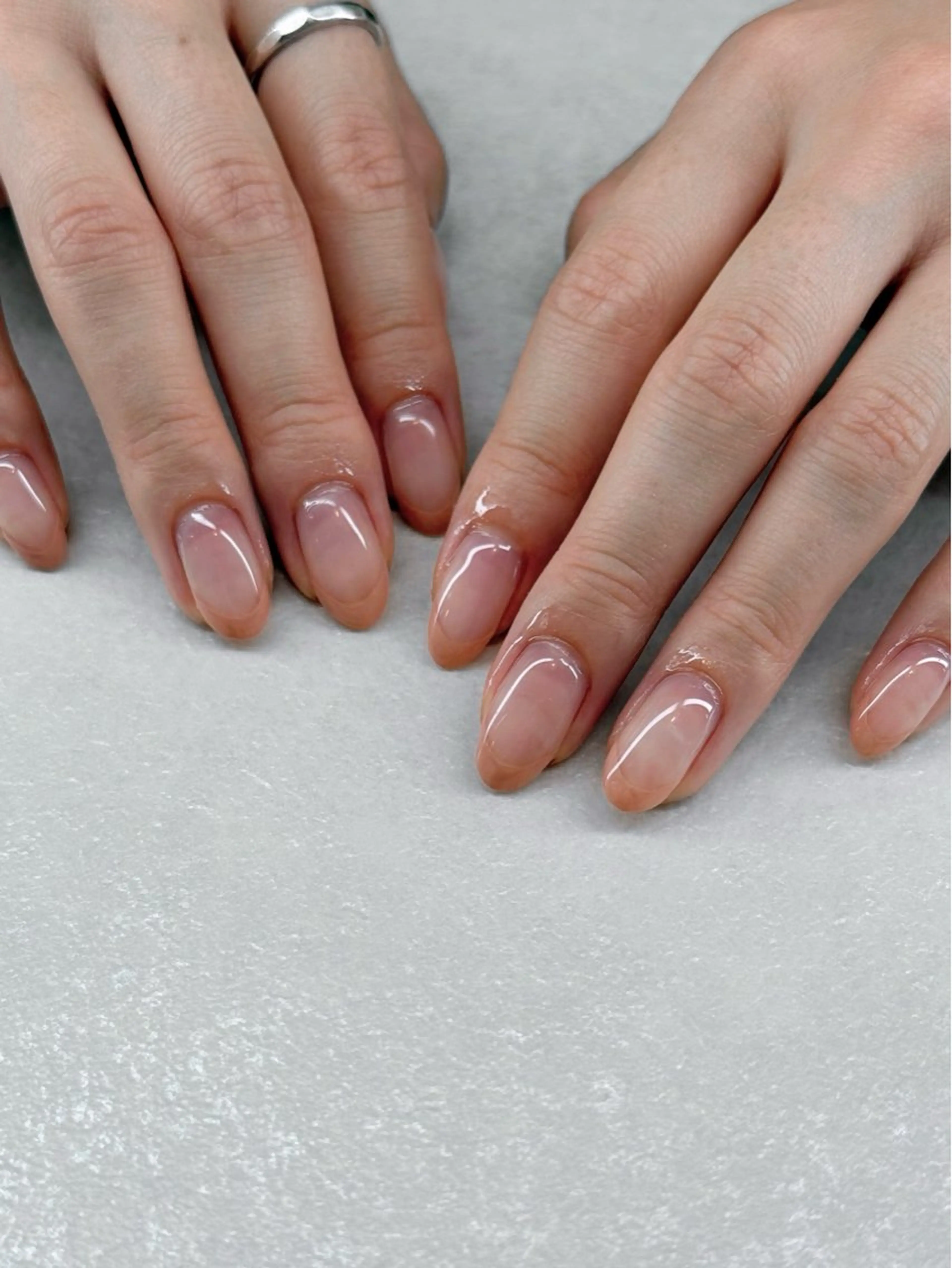 ネイル フレンチネイル オフィスネイル ハンドネイル Agate miku🎀‧₊のネイルデザイン