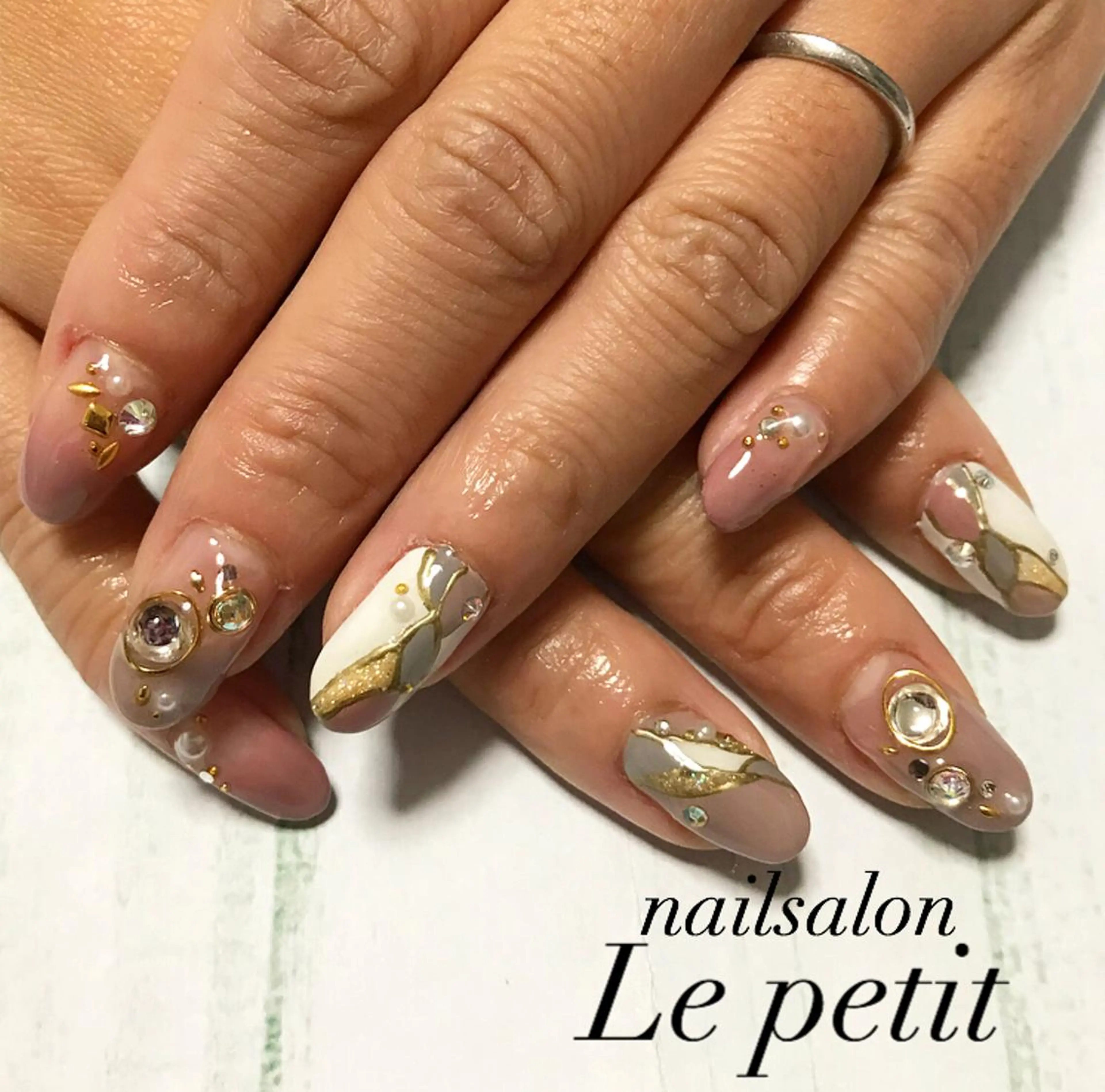 ネイル ハンドネイル 石野 広佳のネイルデザイン