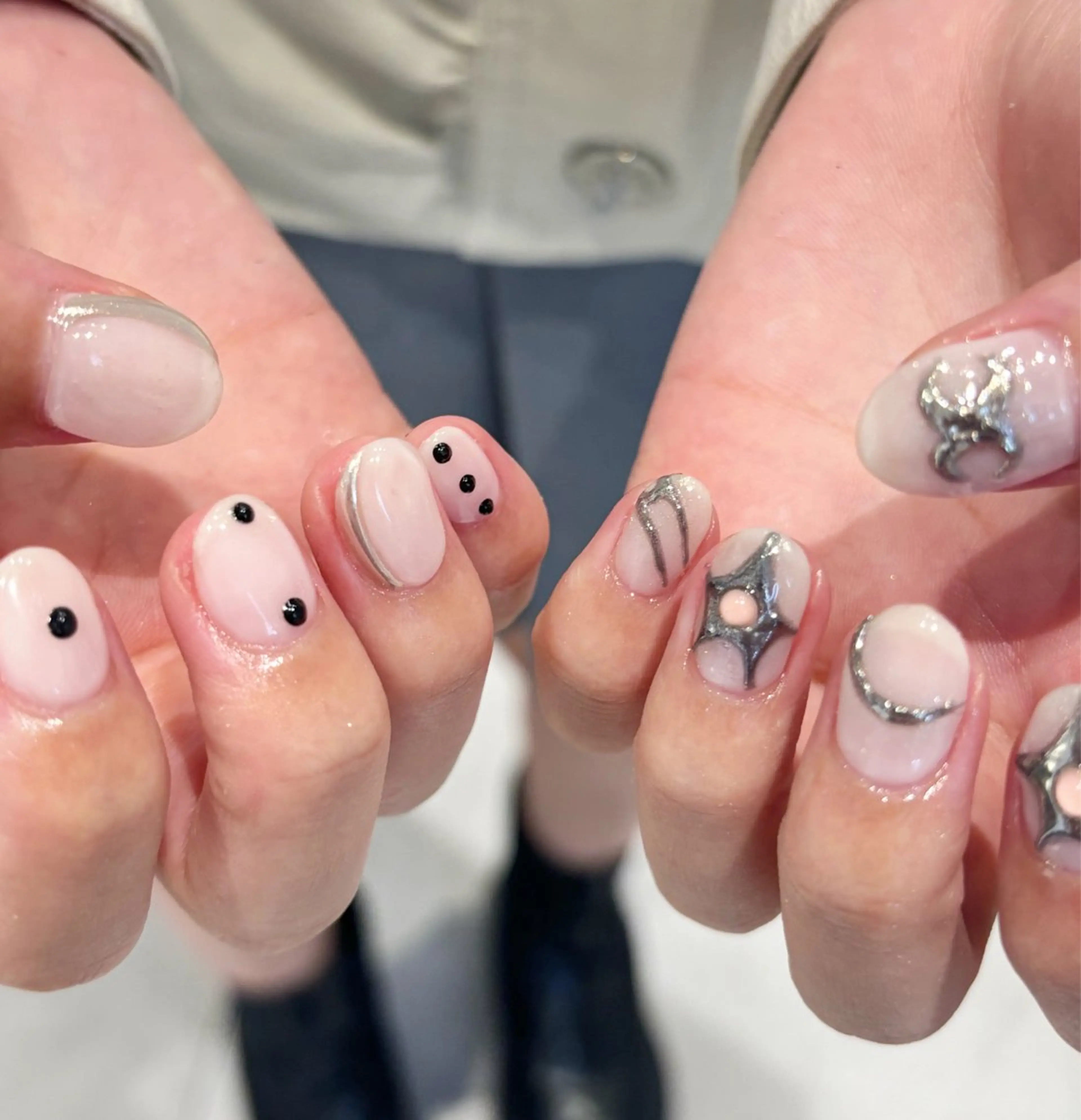 ネイル シルバー ハンドネイル Kureha/ネイル トレンドヘアのマツエク・マツパデザイン