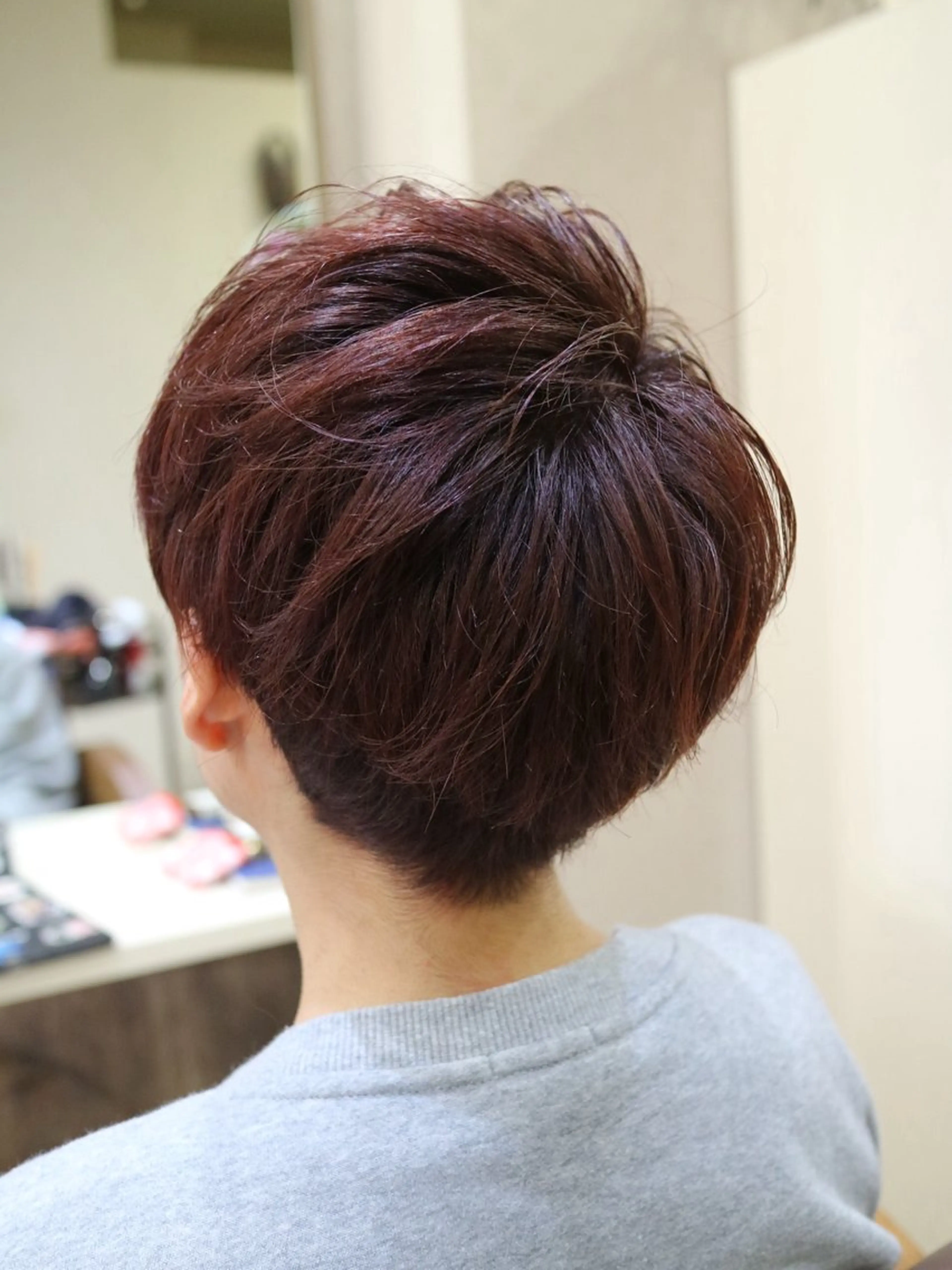 ショート カラー レッドカラー リヴァベイリア所属・カラー/フリーランス 鈴木 亜紀子のヘアスタイル