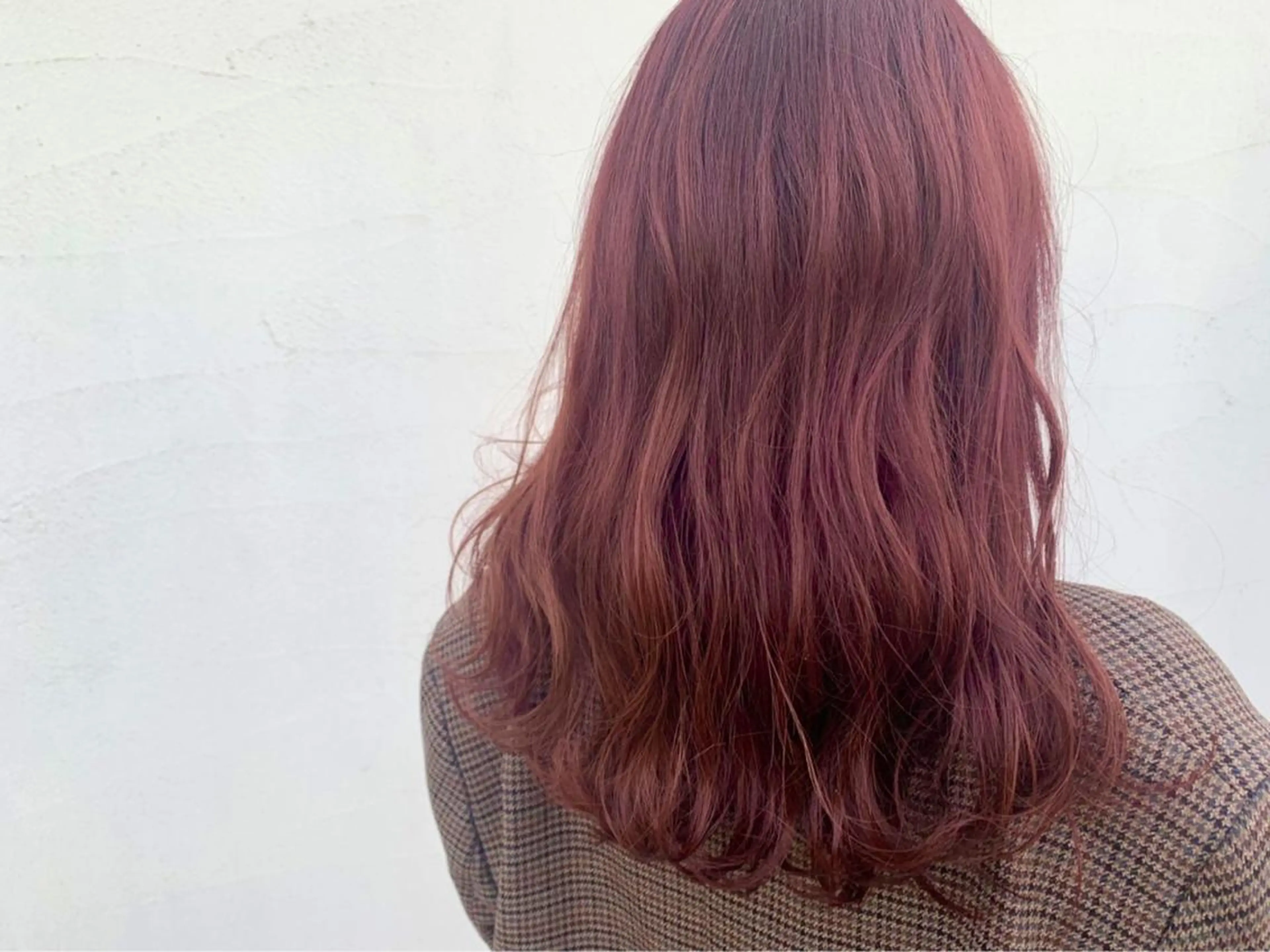 ロング カラー ブリーチ 鶴田 瑠奈のヘアスタイル