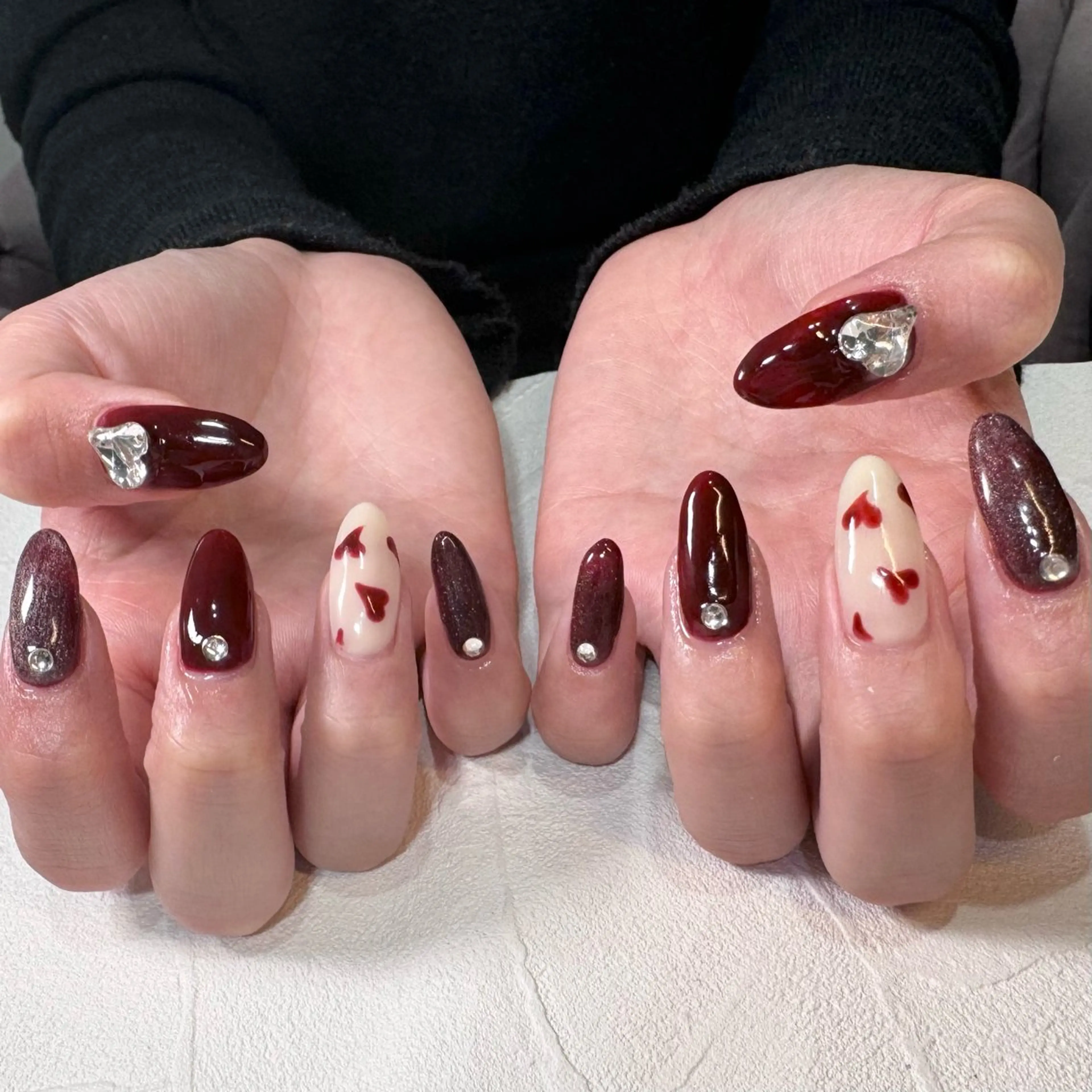 ネイル 冬ネイル クリスマス ハンドネイル RIEKO🍒 ワンホン♡推しネイルのネイルデザイン