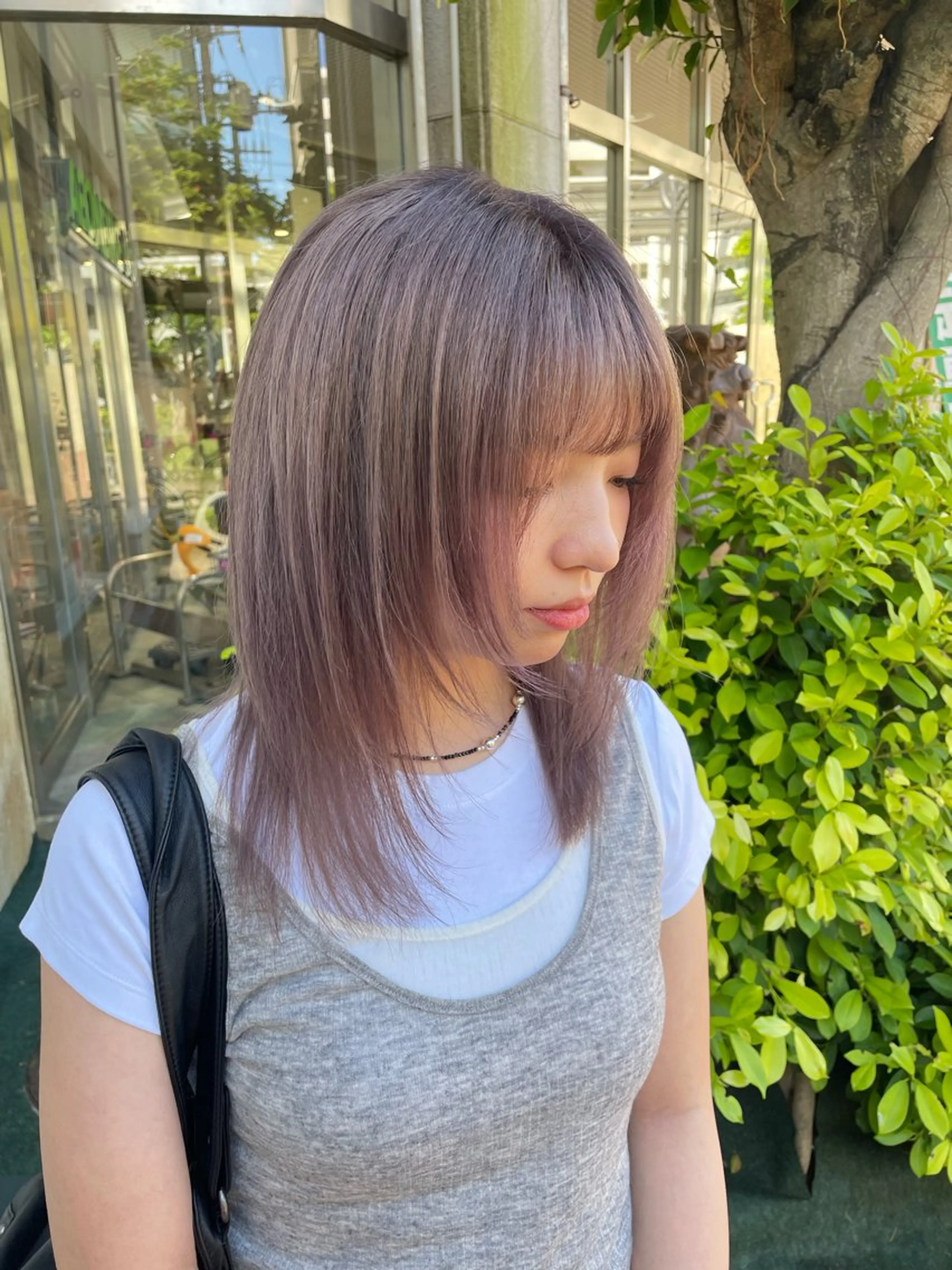 セミロング カラー ベージュカラー ピンクカラー ピンクベージュ レイヤーカット カット ヘアカラー トリートメント LUXBE LUCE ひなののヘアスタイル