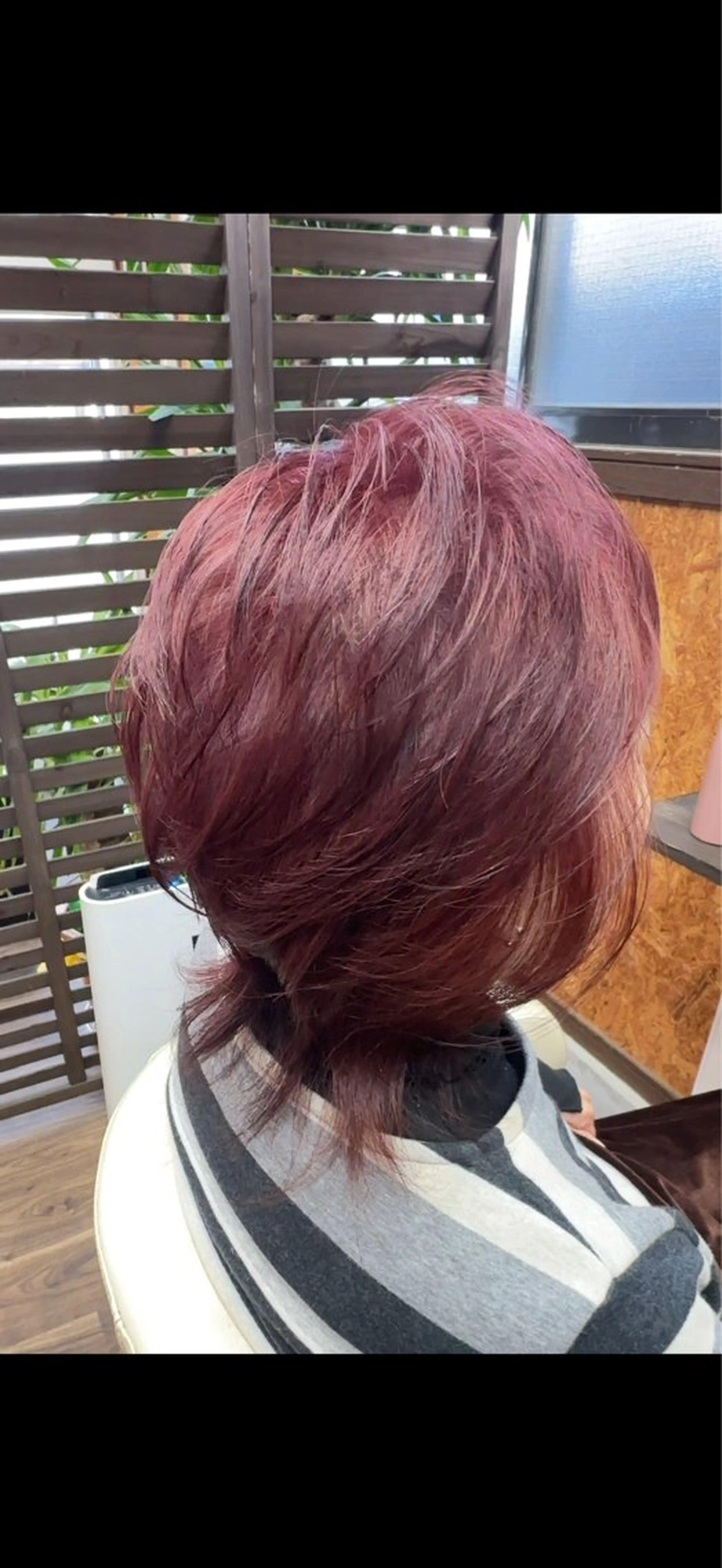 ミディアム カット ヘアカラー 山宮 雅次のヘアスタイル