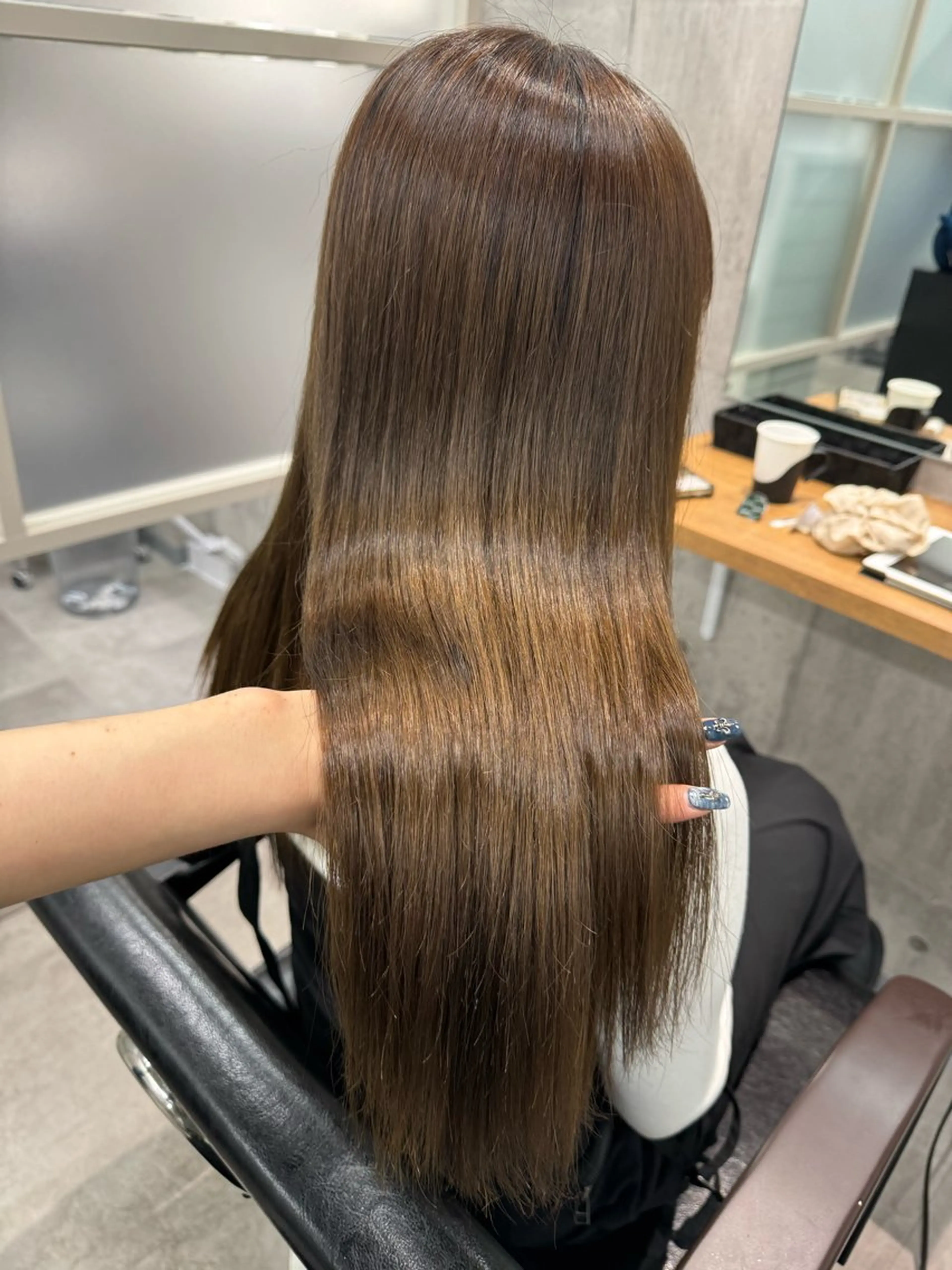 セミロング カラー 酸性ストレート 縮毛矯正 オオカワユウキ 🎀newi池袋のヘアスタイル