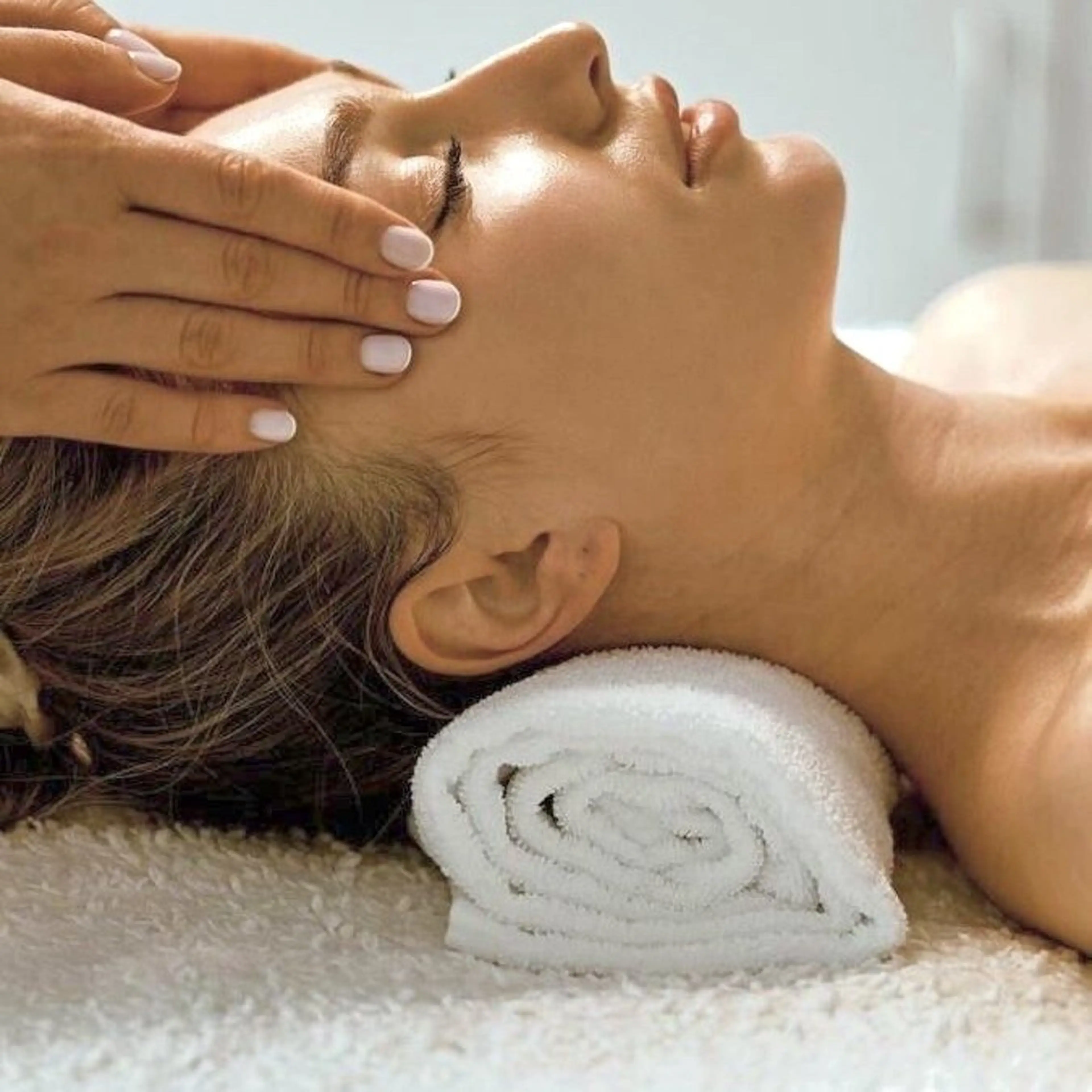 【フェイシャル】フェイシャル&デコルテ オールハンドマッサージ45分¥3,980→¥3,300の写真