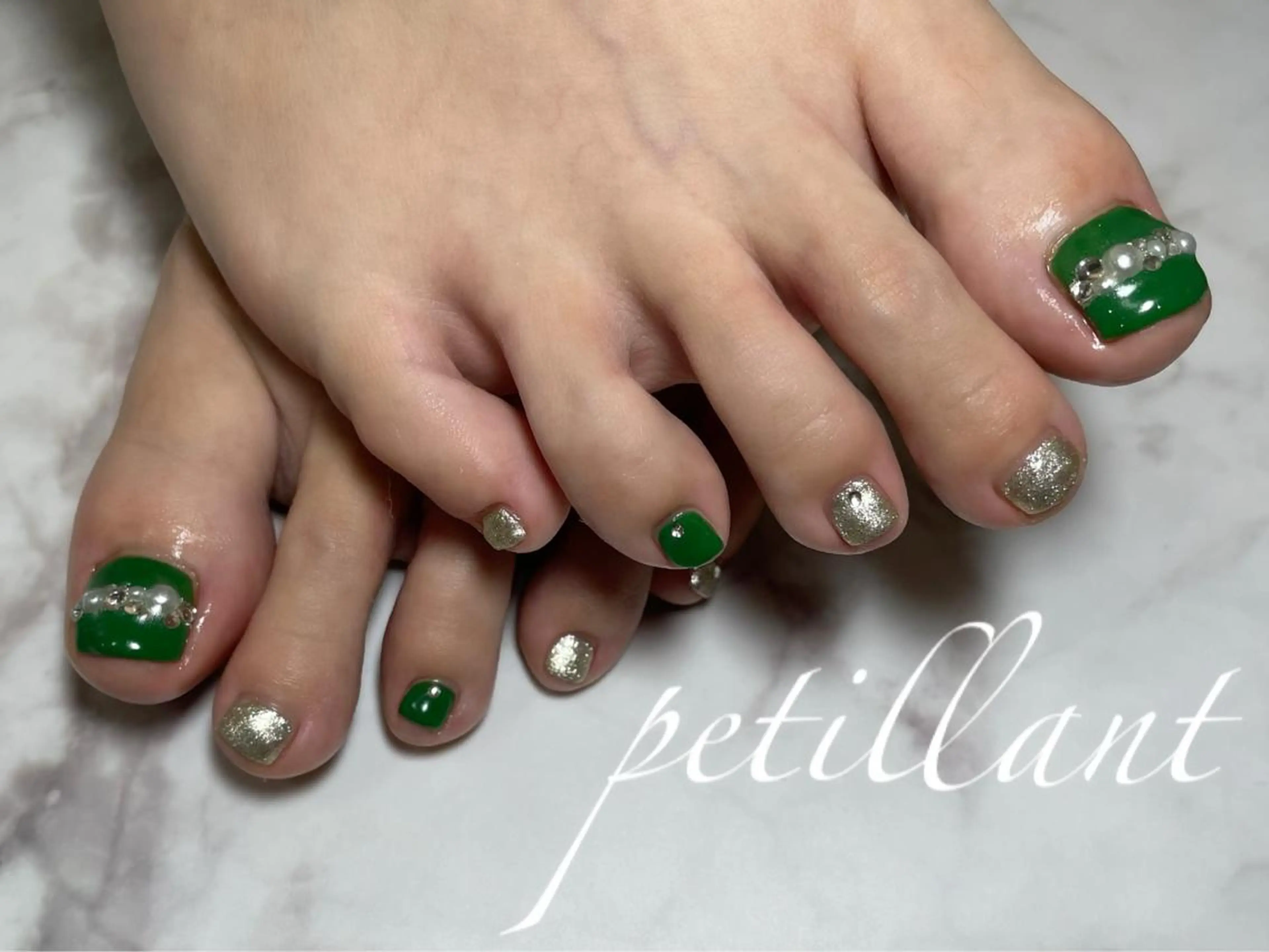 ネイル グリーン nail salon petillantのネイルデザイン