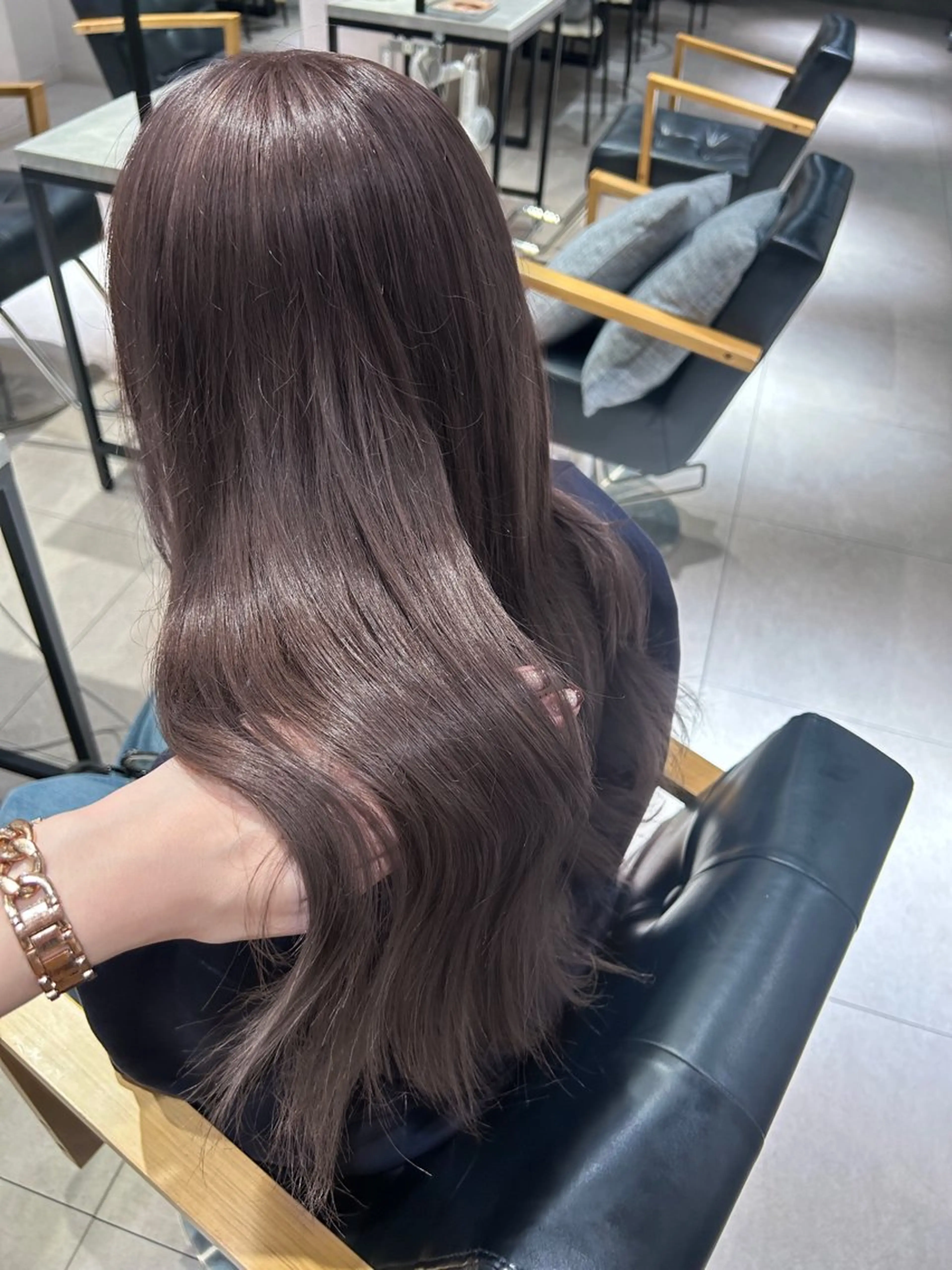 ロング カラー ブリーチ ミディアムヘア Chifumiのヘアスタイル