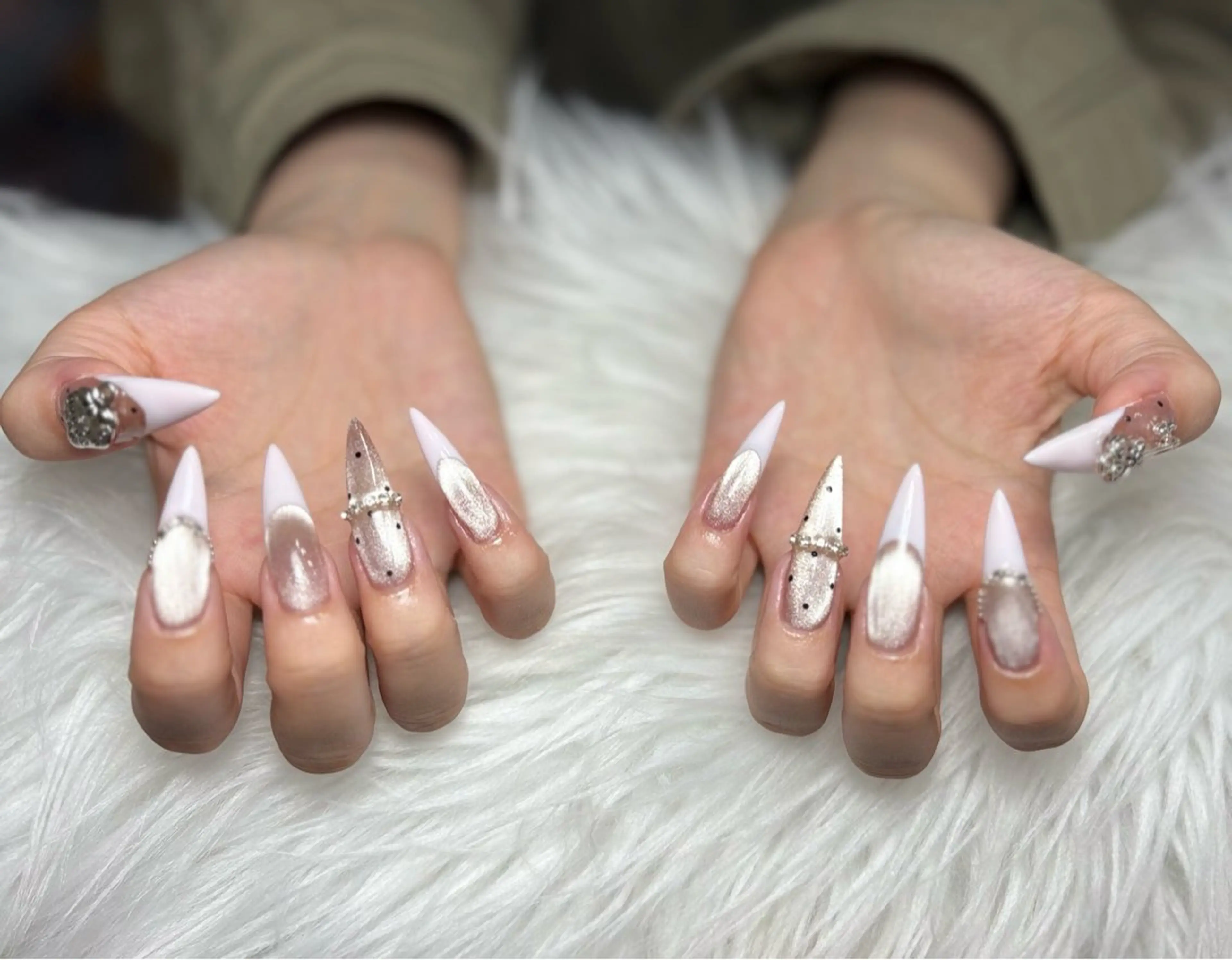 ネイル アートネイル 長さ出し ジェルネイル マグネットネイル ニュアンスネイル なな_ CloudyChanのネイルデザイン