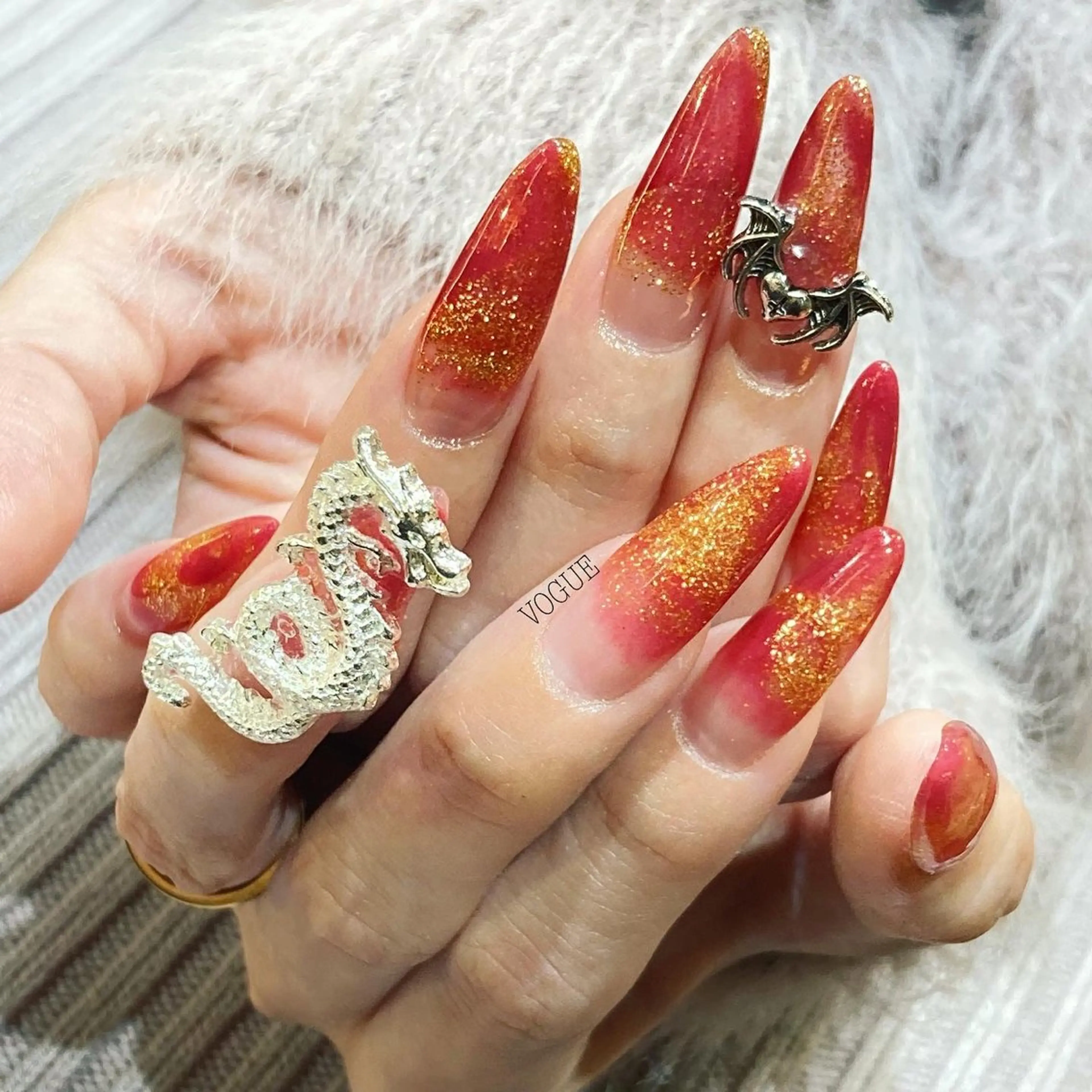 ネイル ハンドネイル VOGUE ×SWANのネイルデザイン