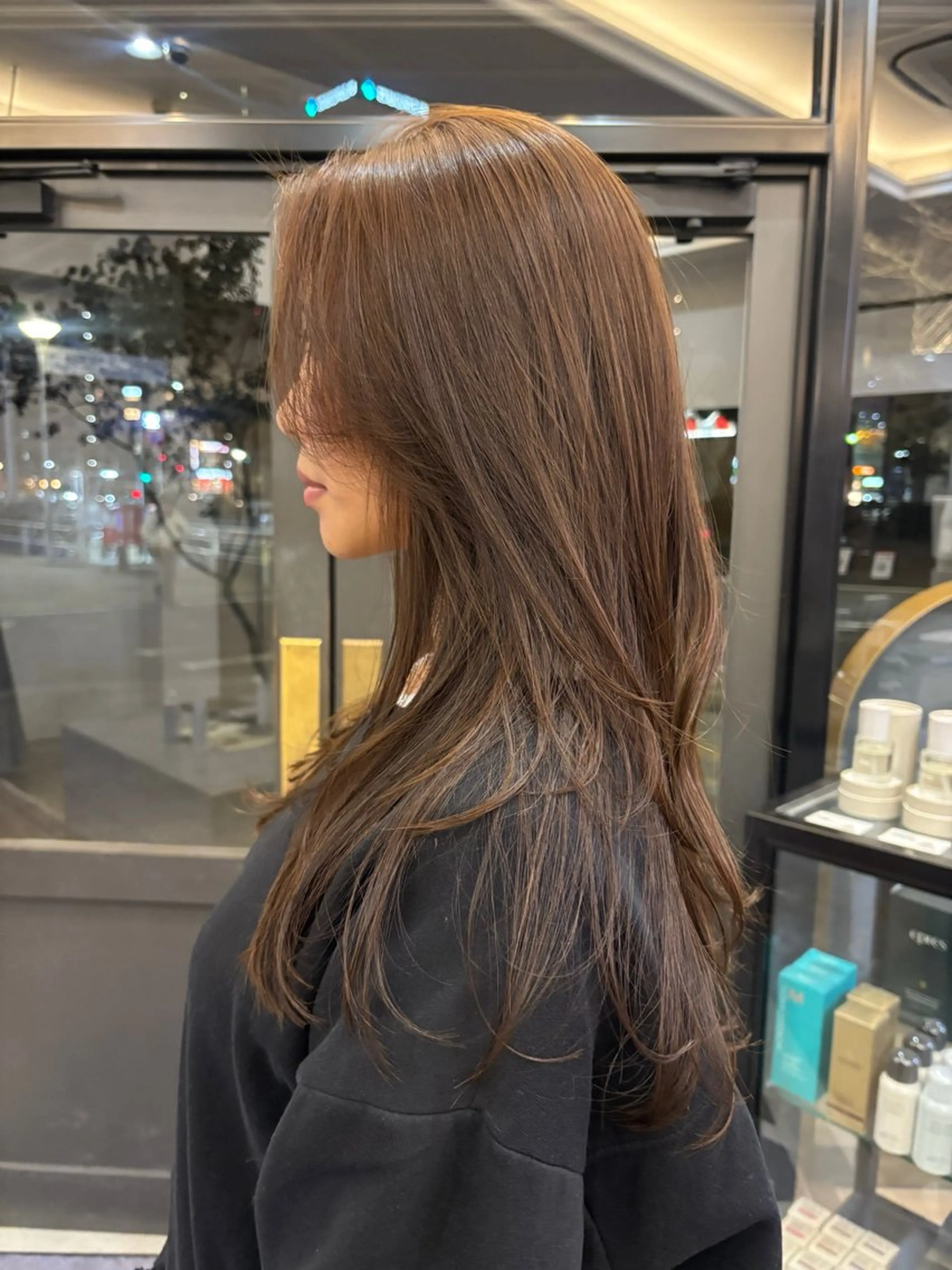 ロング レイヤーカット 小出 妃奈乃のヘアスタイル