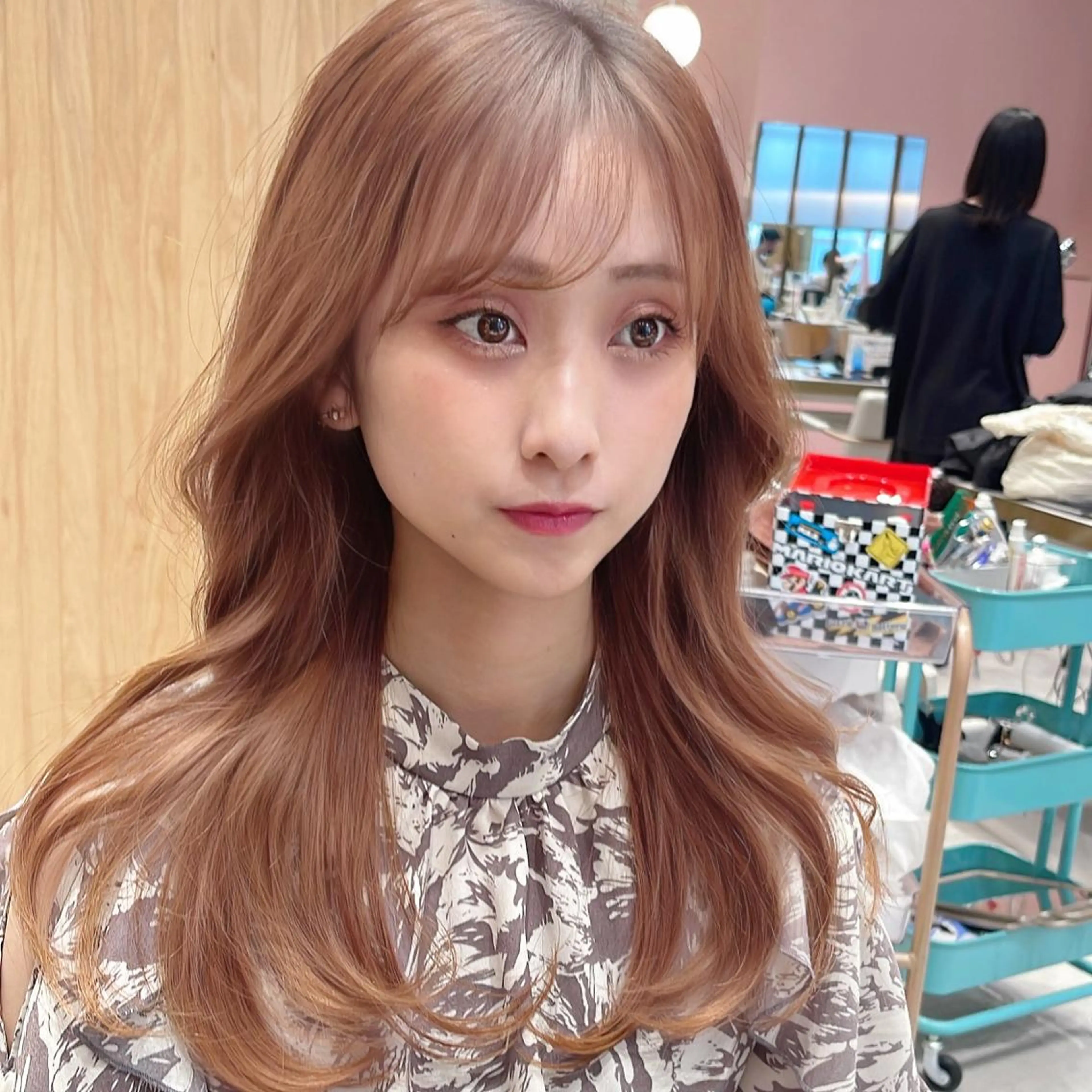 ロング カラー アディクシーカラー ベージュカラー 透明感カラー イヤリングカラー グレージュ 顔周り特化/韓国ヘア /レイヤー/吉野幸大のヘアスタイル