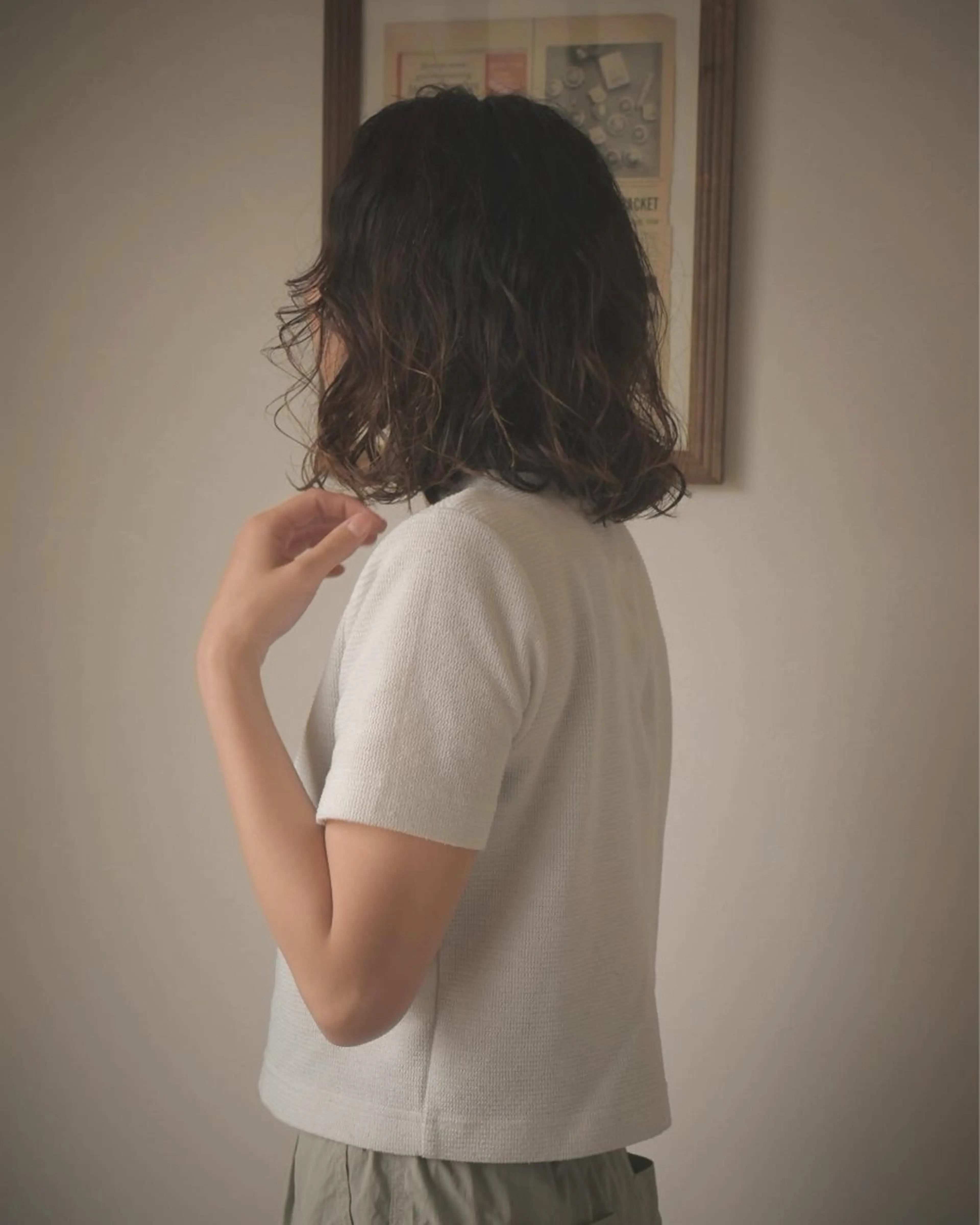 ミディアム ミディアムパーマ 岩村 夏姫のヘアスタイル