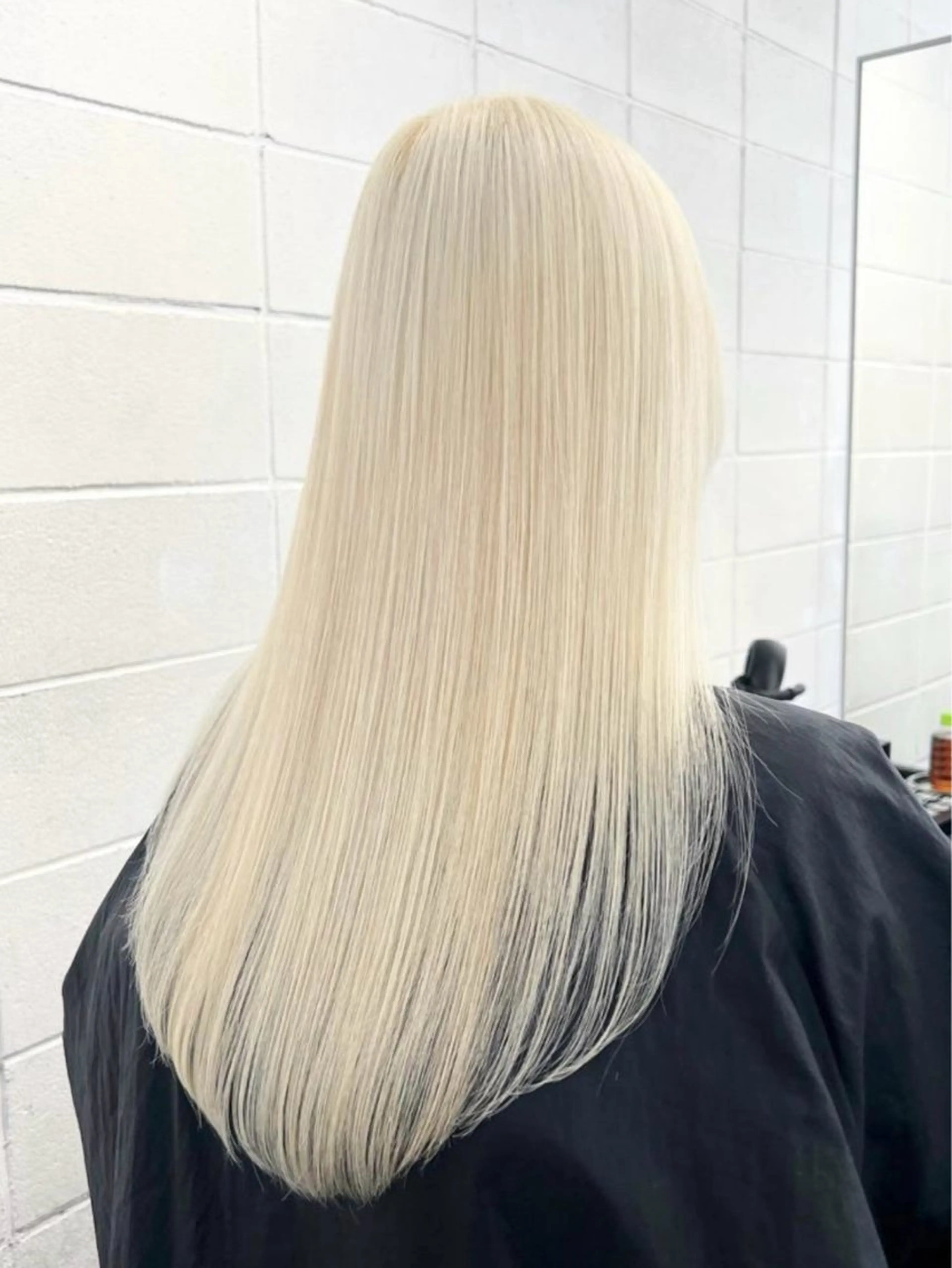 ロング カラー アッシュ ベージュカラー ブリーチ ケアブリーチ ダブルカラー カット ヘアカラー トリートメント nico TOKYO 渋谷所属・ブリーチ ハイトーン 特化🌈フジタハルキのヘアスタイル