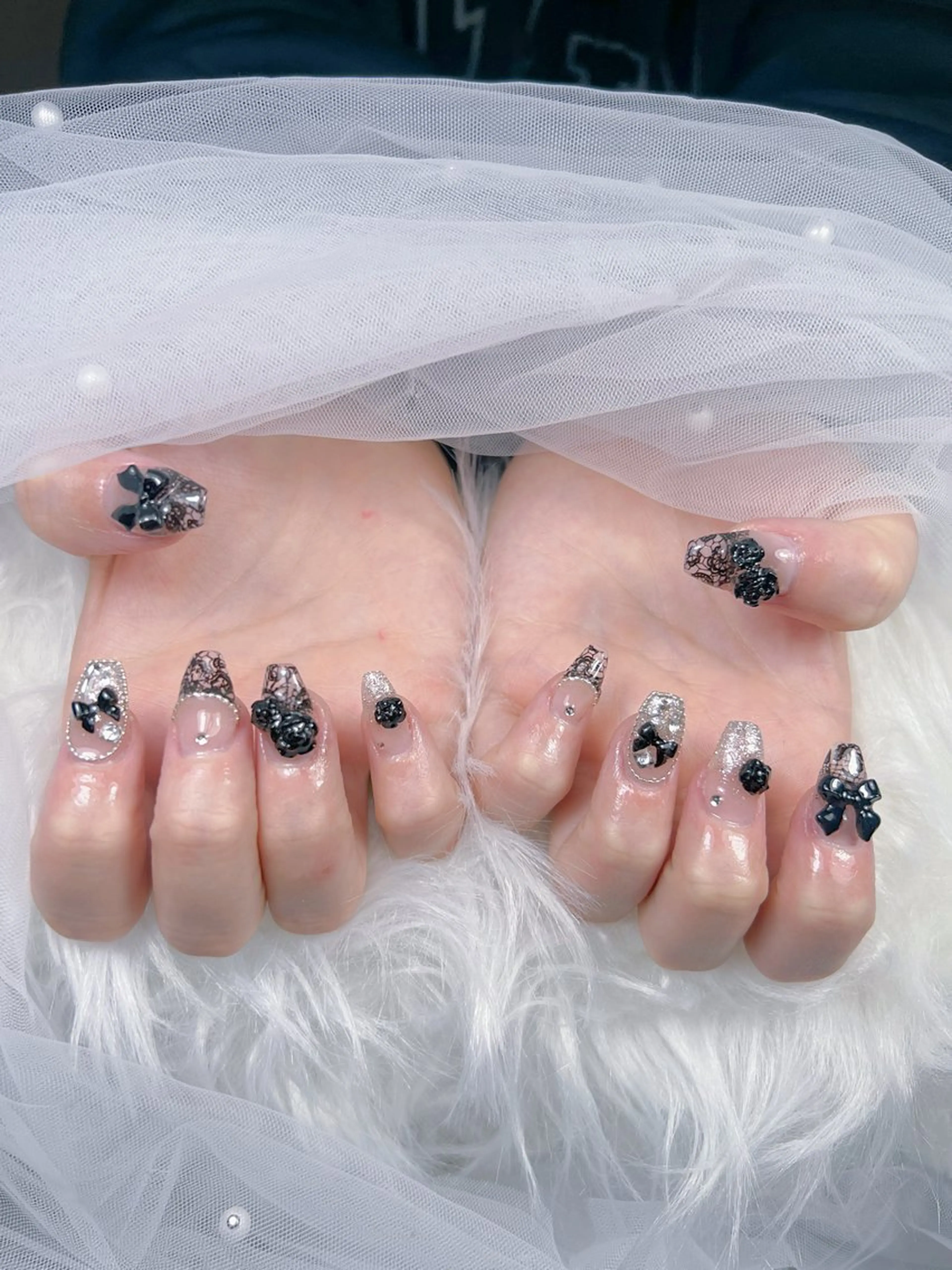 ネイル アートネイル オーロラネイル チークネイル 長さ出し フットネイル ハンドネイル ハンドケア Mio_ Noiranailのネイルデザイン