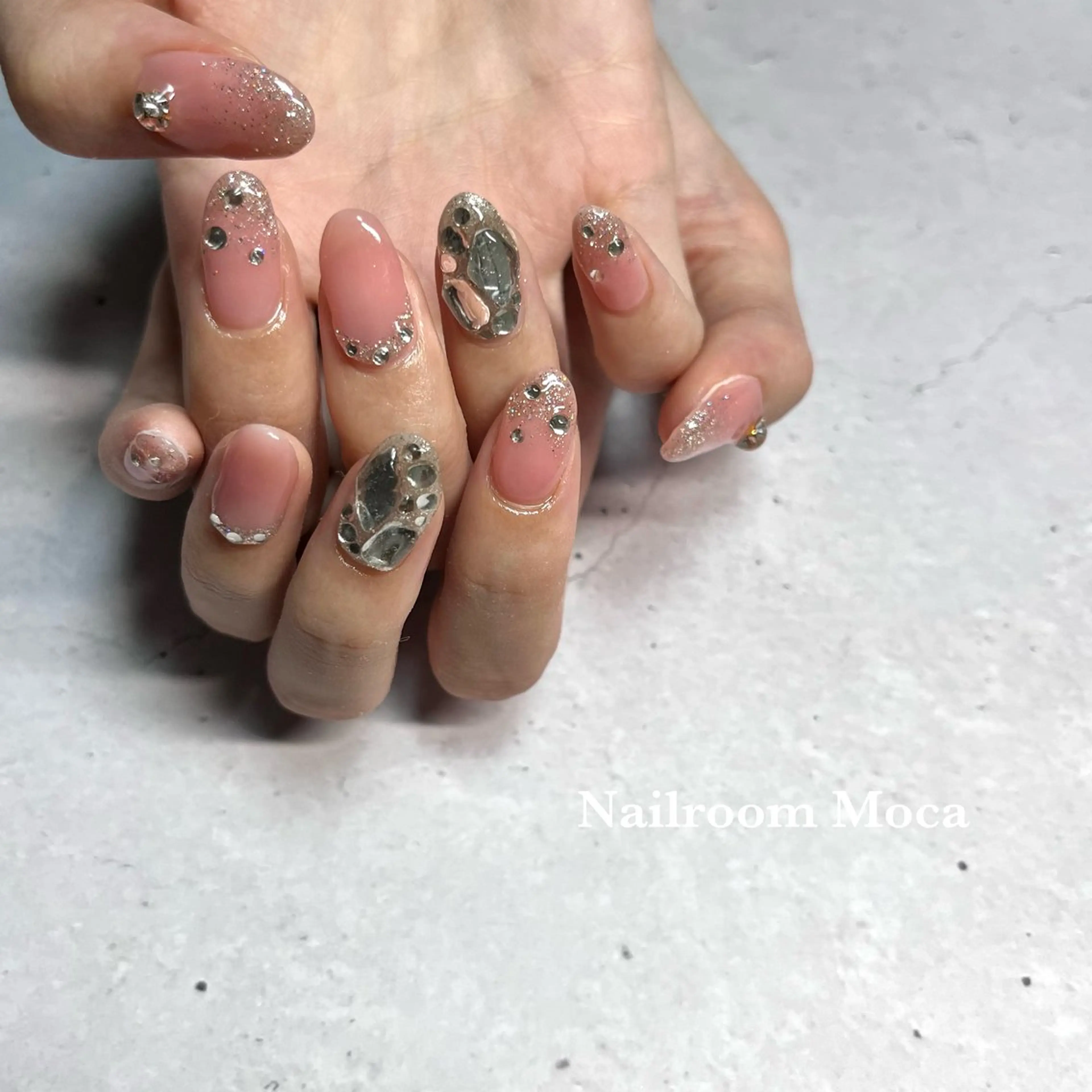 ネイル キラキラネイル 韓国ネイル ワンホンネイル ハンドネイル Nailroom Mocaのネイルデザイン