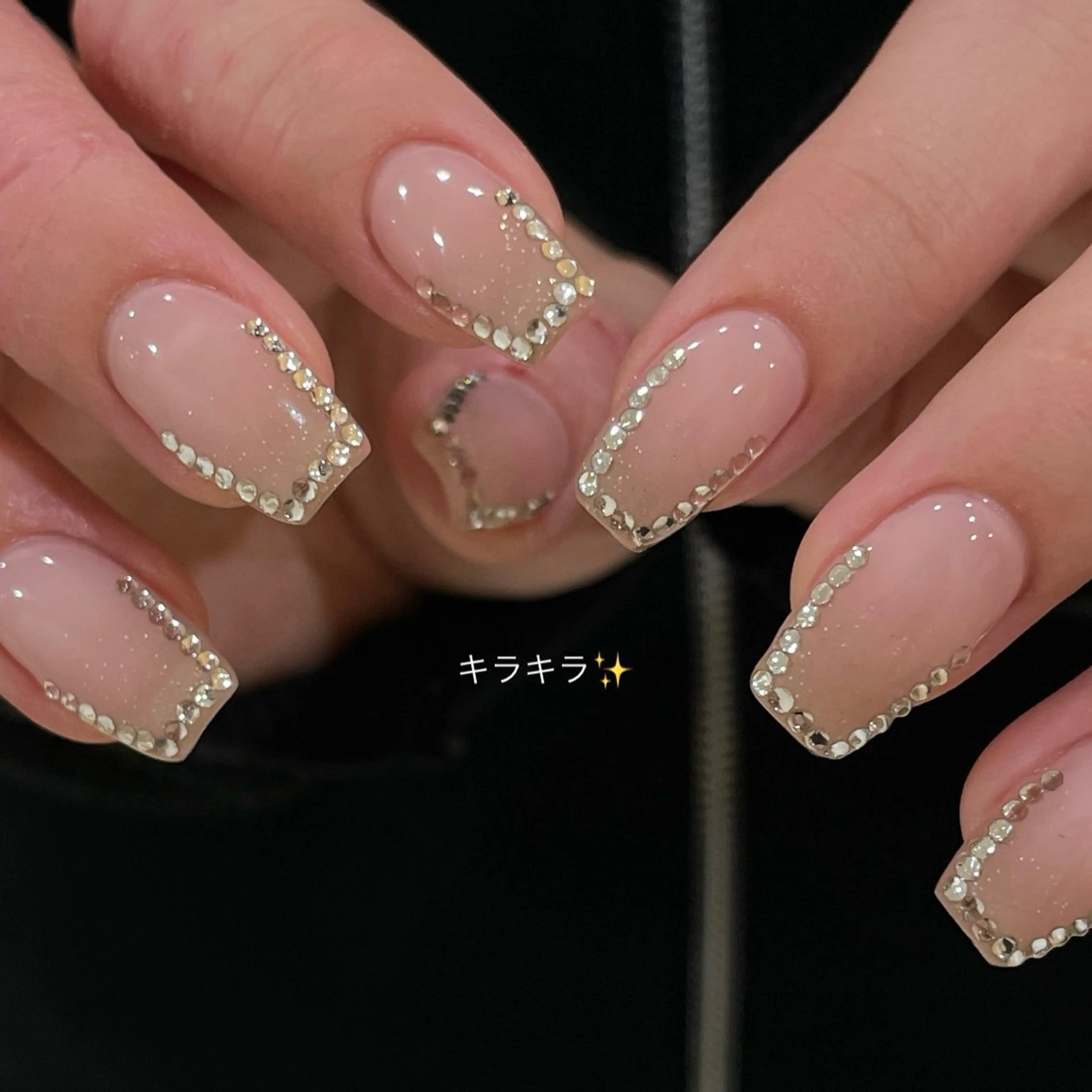 ネイル グラデーション ラメ(グリッター) ラメグラデーション ピンク ストーンネイル ハンドネイル you (ユウ)のネイルデザイン